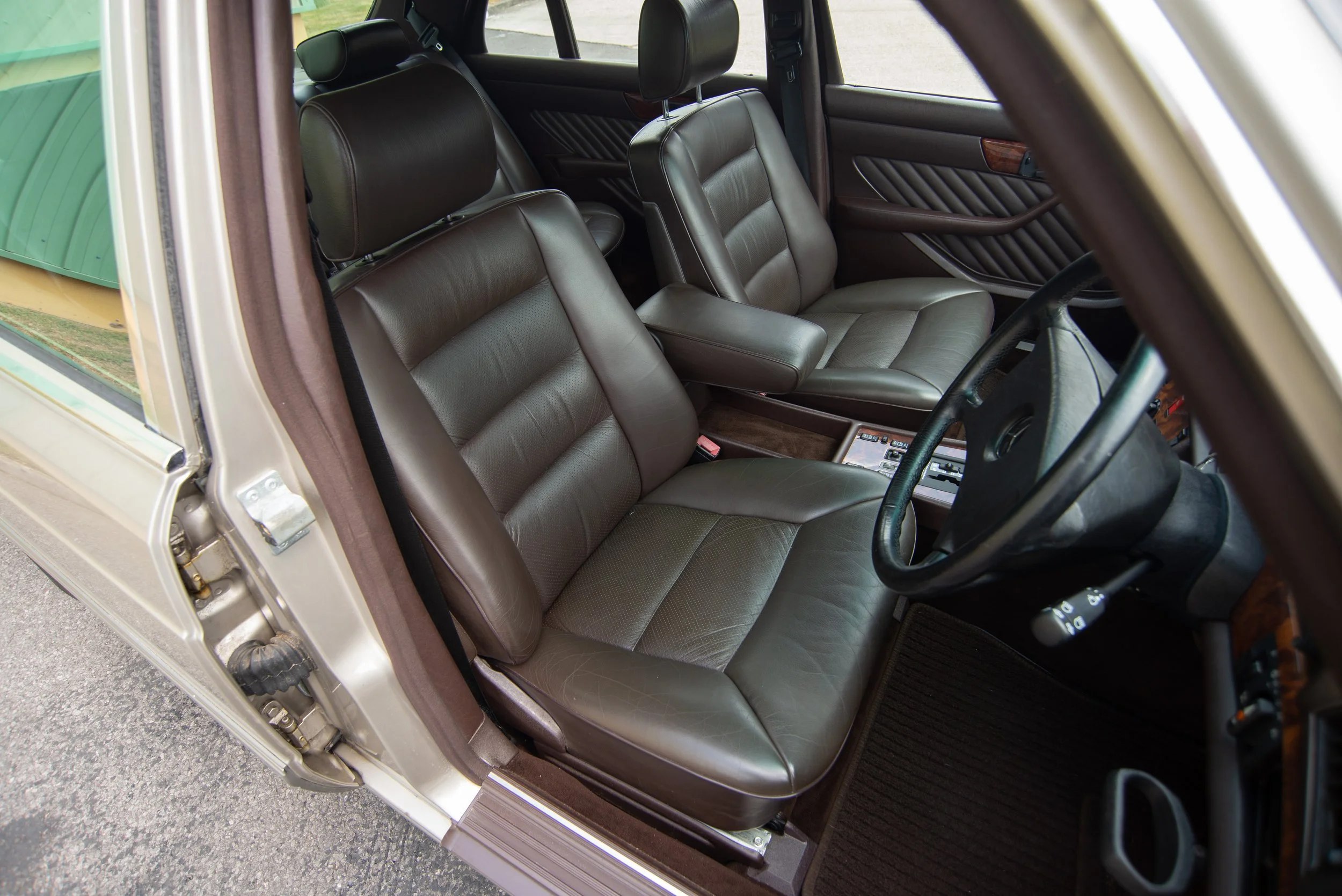Mercedes 300SEL-3.jpg