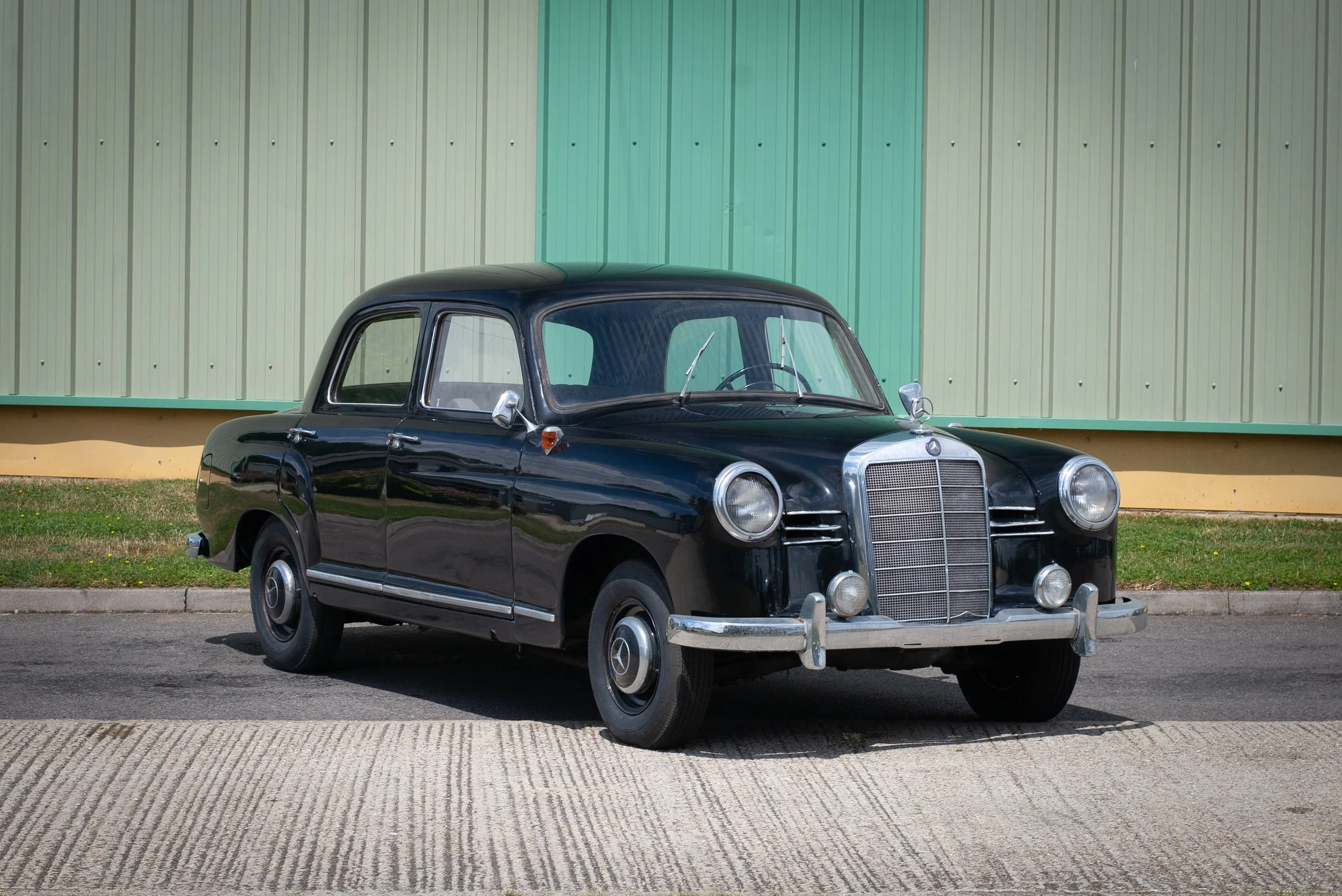 Mercedes 180-26.jpg