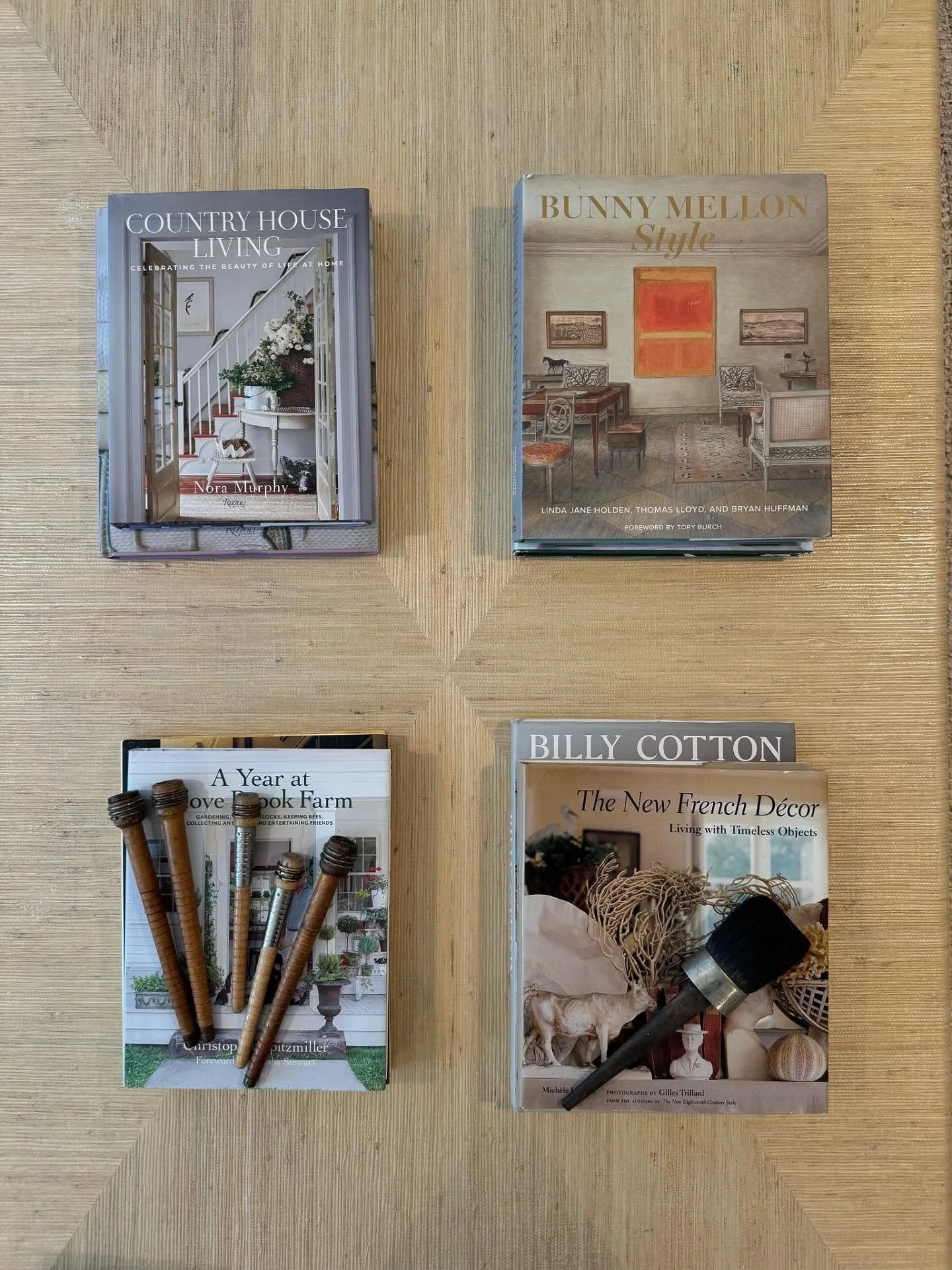 Current coffee table book rotation at the Wianno house. What&rsquo;s yours?
.
.
.
Ik weet het niet, je komt op het juiste moment en stuurt iets dat hoop geeft.