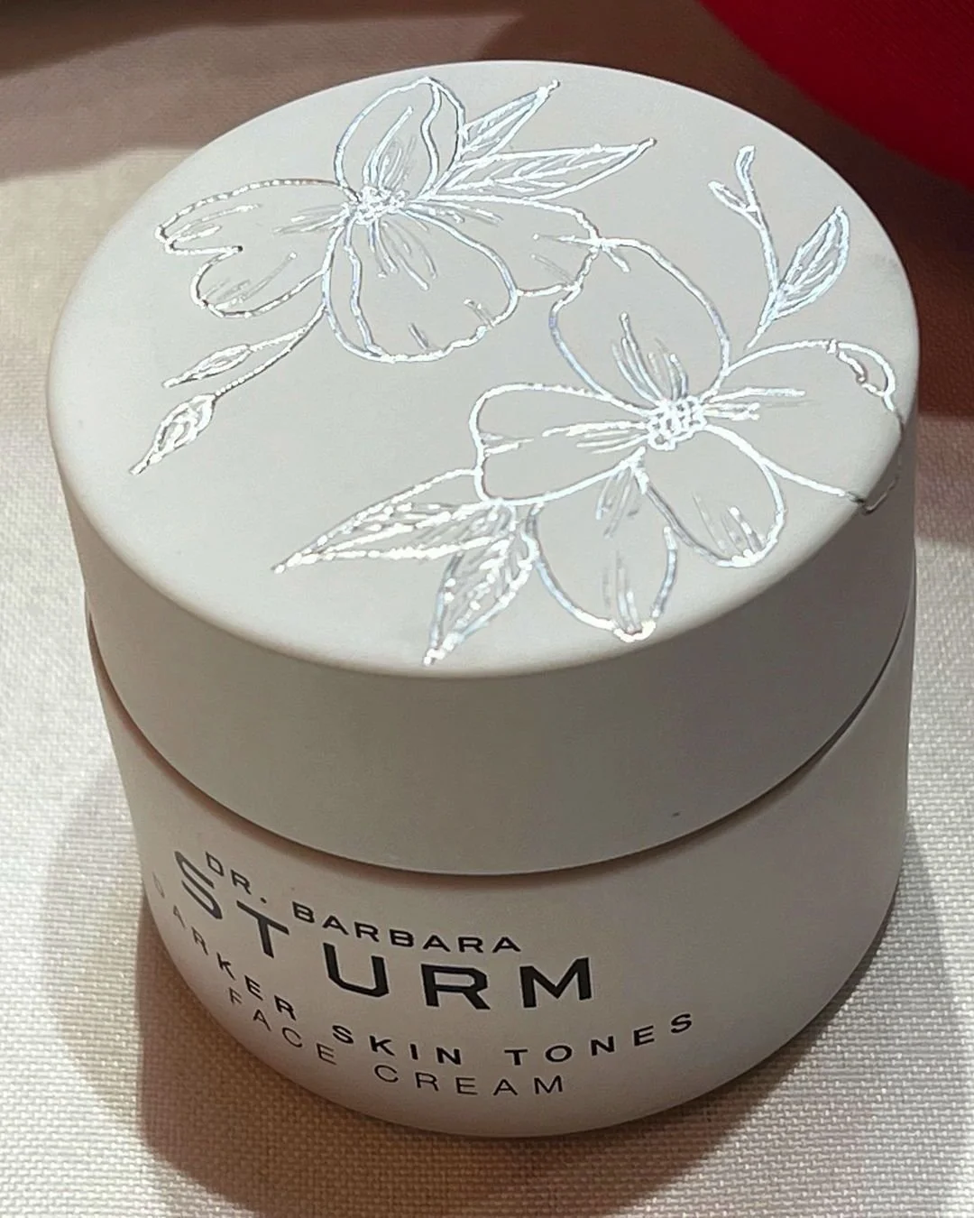 Hand engraving has its fans and skeptics, right? Some rave about its unique touch&mdash;how every little imperfection tells a story. Yet, there's a few that whisper, &quot;But hey, isn't it a bit old-school?&quot; They wonder if it's time to give up 