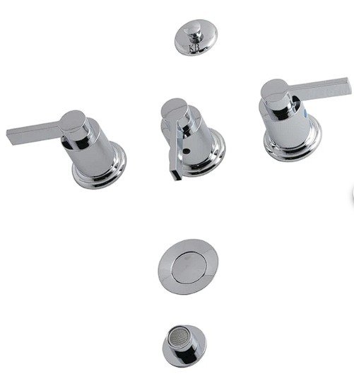 Grifo de bidé con rociador vertical de tres manijas y montaje en cubierta NuvoFusion- Kingston Brass