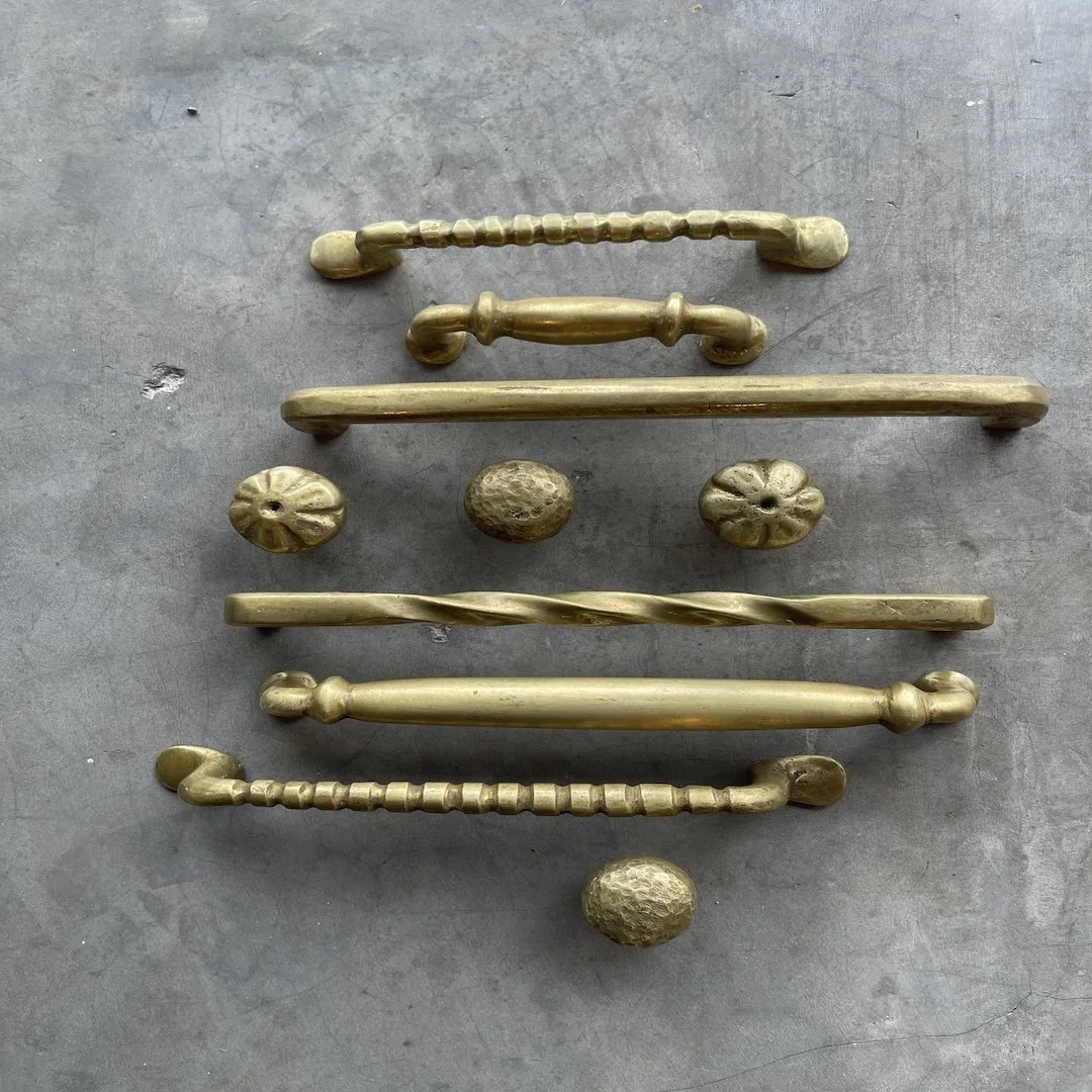 groupo heco a mano jaladeras de bronce.JPG