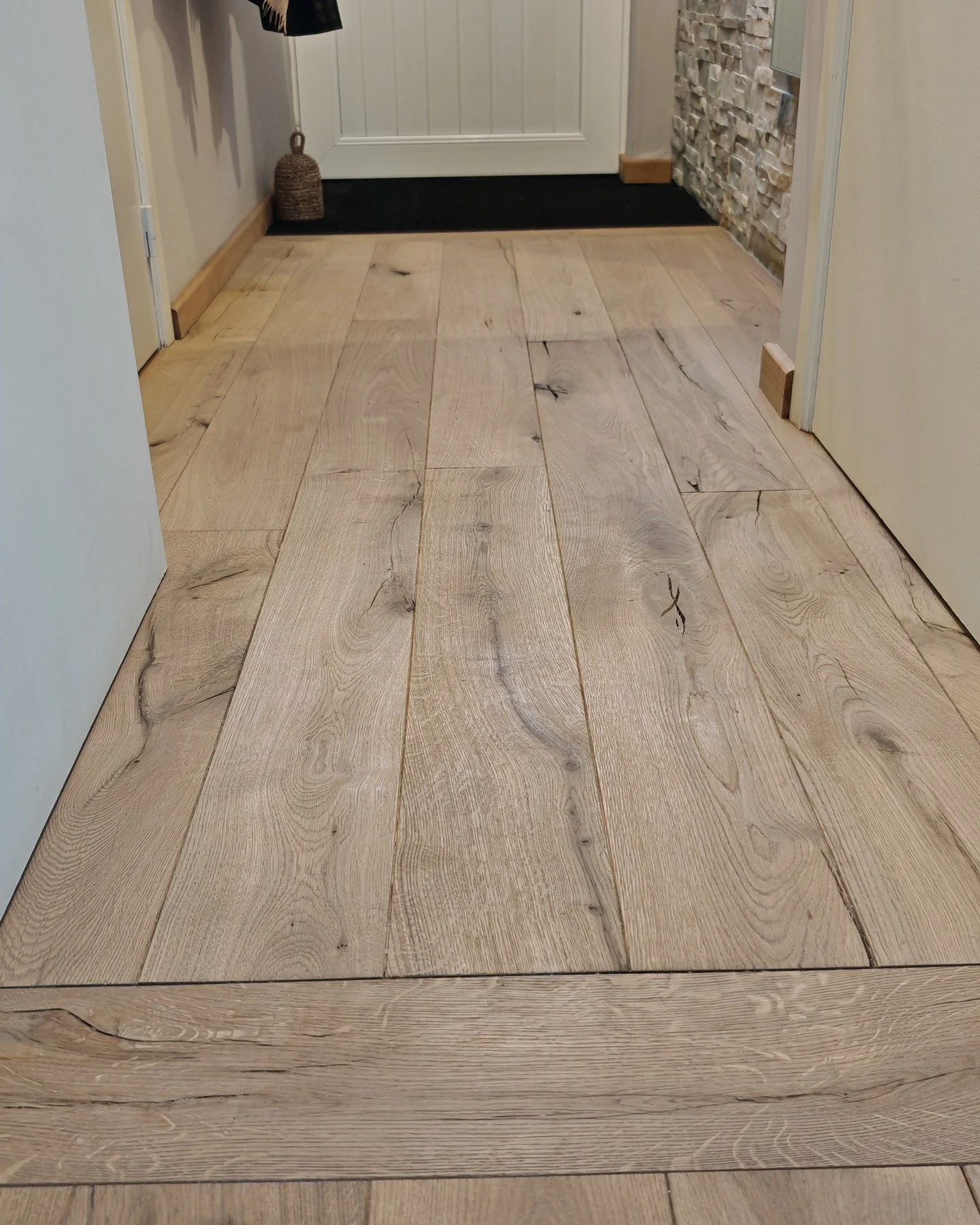 Le sens du d&eacute;tail&hellip;

Quand on r&eacute;nove une maison, on ne pense pas forc&eacute;ment aux finitions. On pense &agrave; cette fen&ecirc;tre qu&rsquo;il faudrait changer, &agrave; ce robinet qui fuit depuis bien trop longtemps, &agrave;