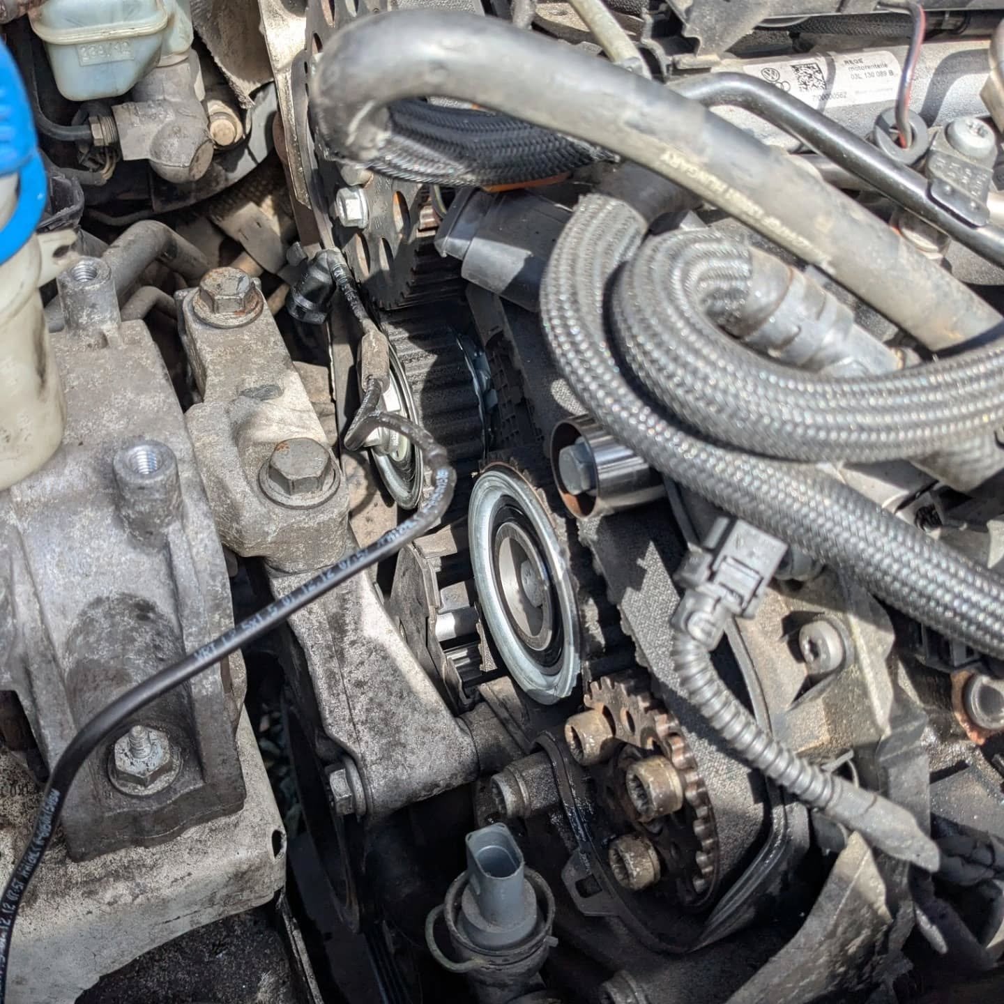 Another one almost done and dusted.
Cambelt & water pump, plus a major service on a lovely VW Touran.
Keep them coming 💪💪💪