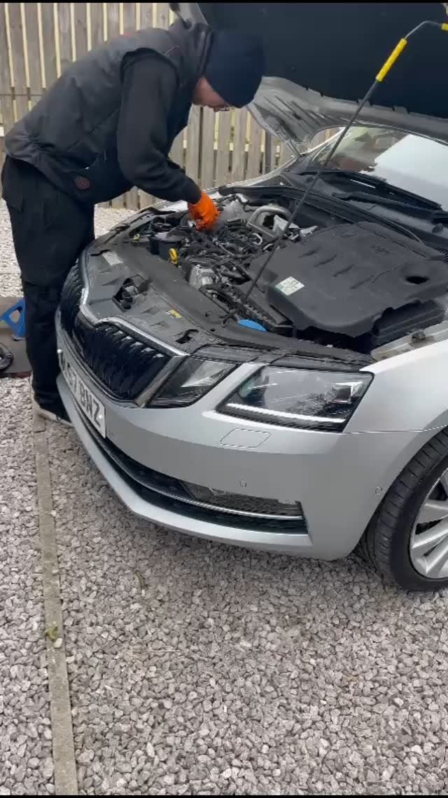 After a challenging job on the Tiguan this morning we finished the day off with a cambelt, water pump and a interim service on a lovely Skoda Octavia.
It's been a VAG type of day!
💪💪💪
#mobilemechanic #mechaniclife #mechanic #technician #lincol