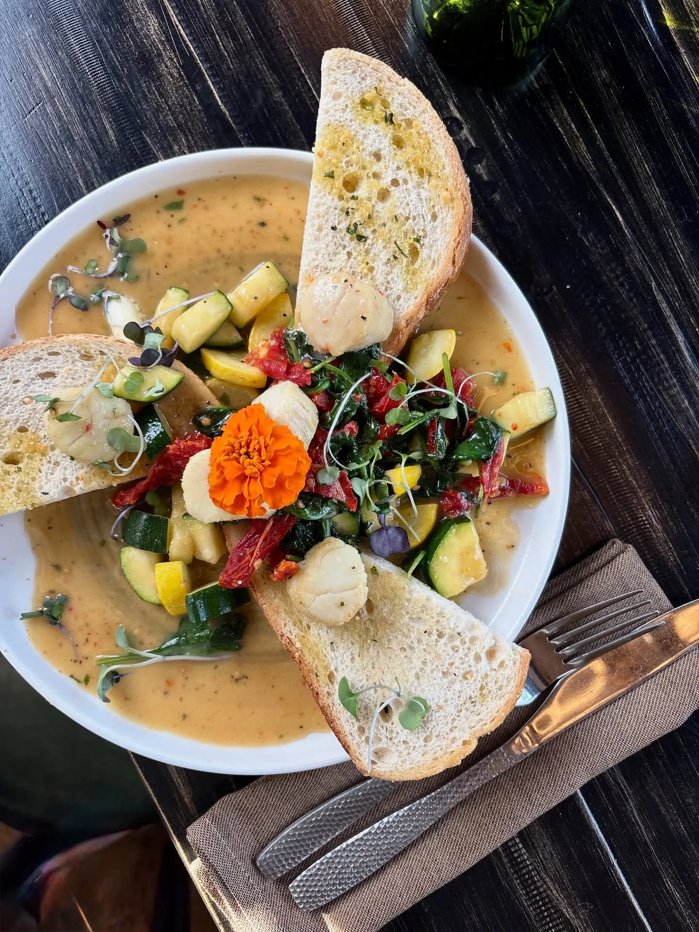 When life gives us lemons&hellip; we make Limoncello Scallops 
Come taste the magic
Open daily at 11AM daily!