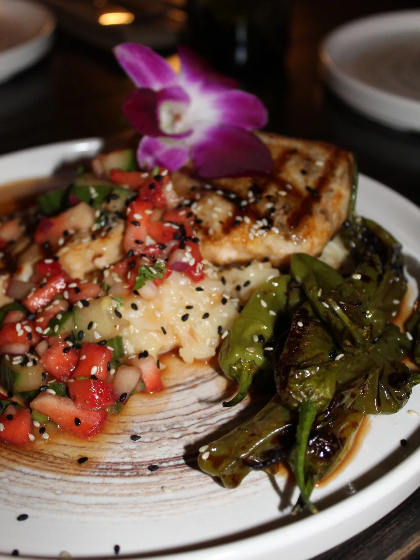 New week, new reasons to stop by 10 Lowell 
From specials to sips to can&rsquo;t-miss music, here&rsquo;s what&rsquo;s happening this week. Make your plans, grab your people, and we&rsquo;ll see you soon!