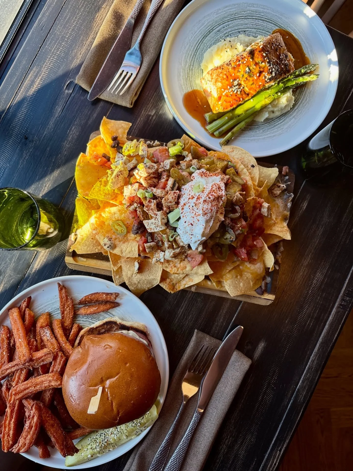 The perfect Sunday setup
Good food, great company, and a menu with something for everyone.