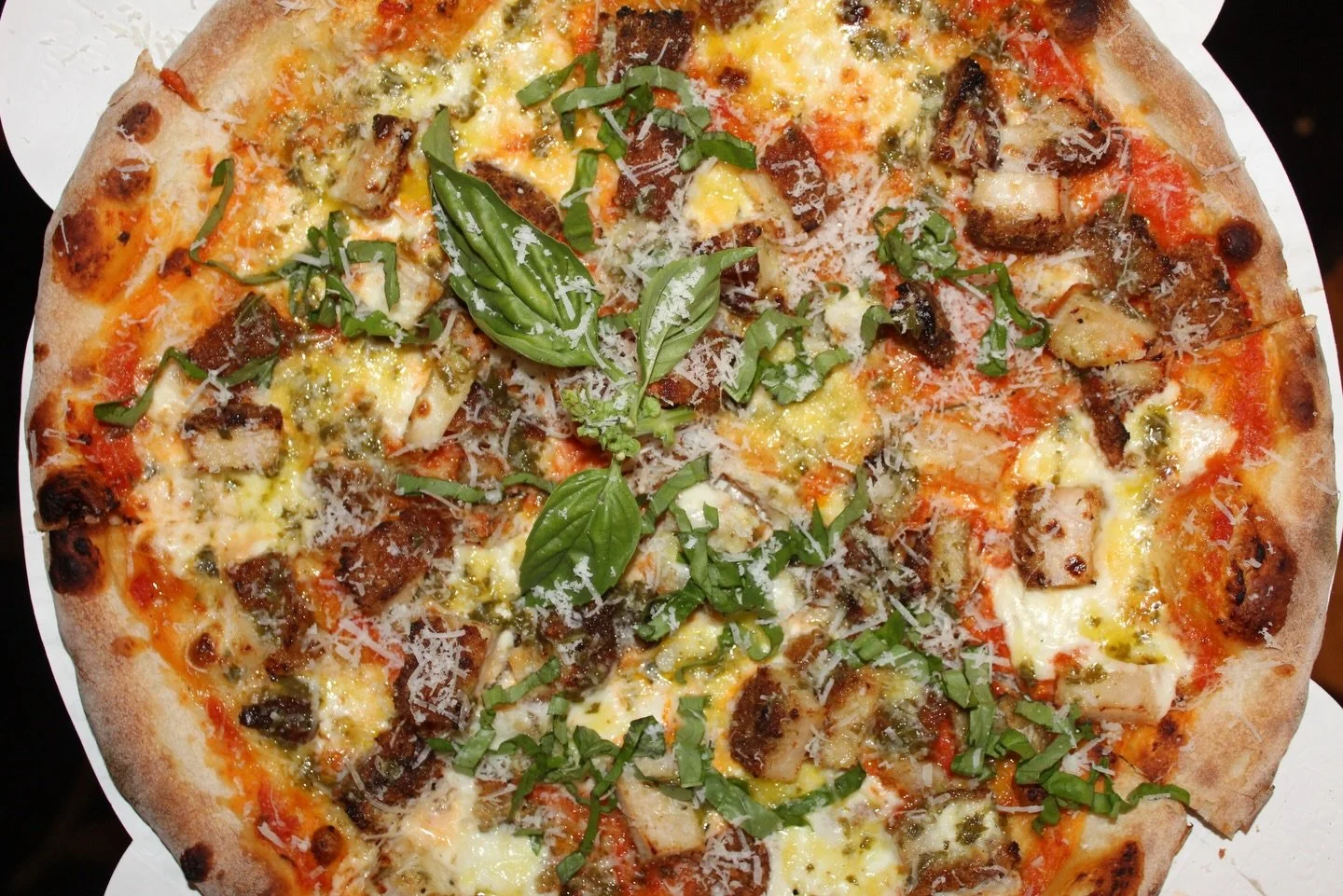 Chicken Parm Pizza has entered the chat 
Crispy chicken, melty cheese, saucy perfection.
New menu items available all weekend - make your reservation at brodiespeabody.com