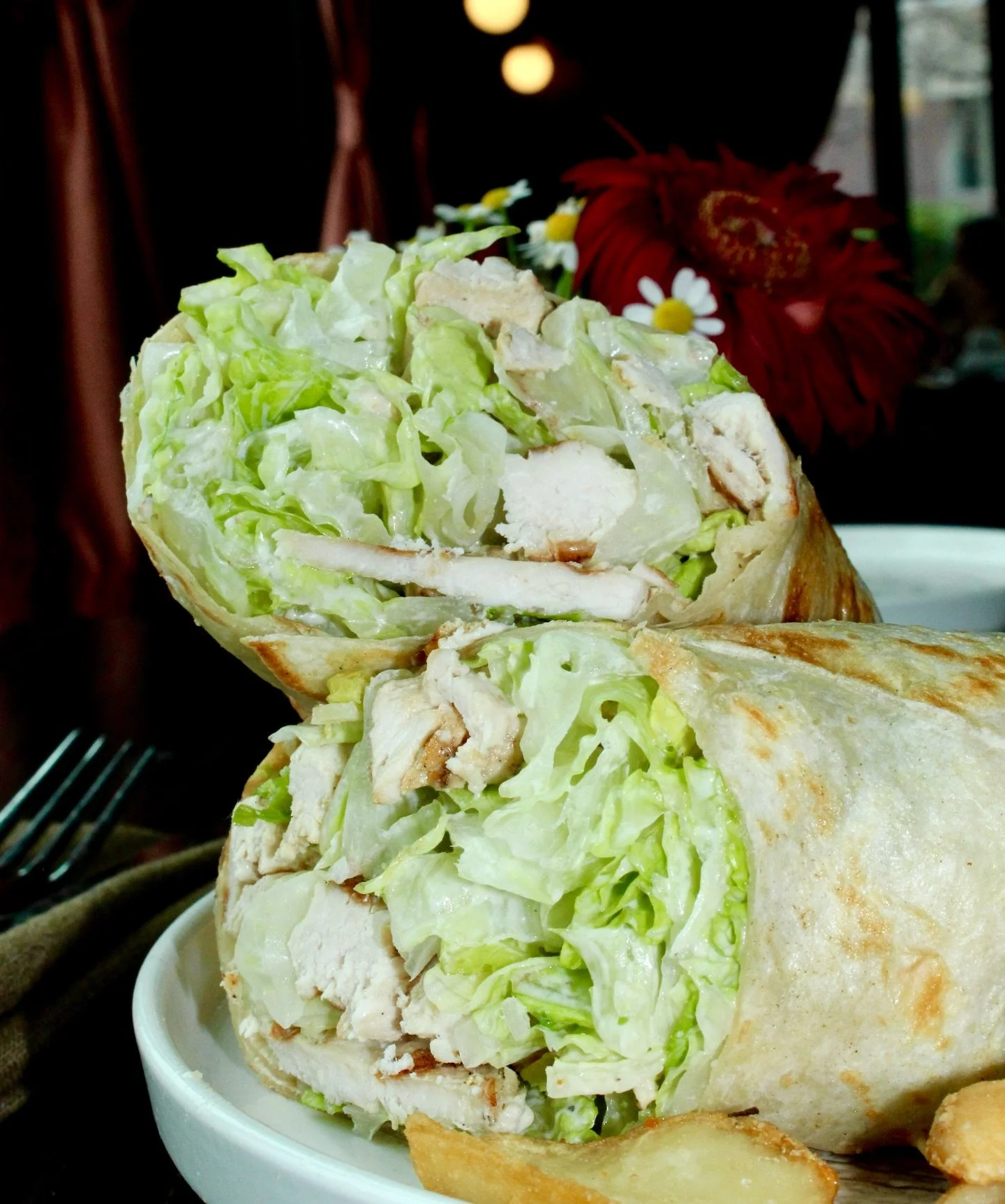 Our new lunch menu&rsquo;s official debut! 

Now served daily from 11am&ndash;3pm, featuring fresh salad wraps, new sandwich options, and everything you need for the perfect midday pick-me-up. Stop in and make your lunch break something to look forwa