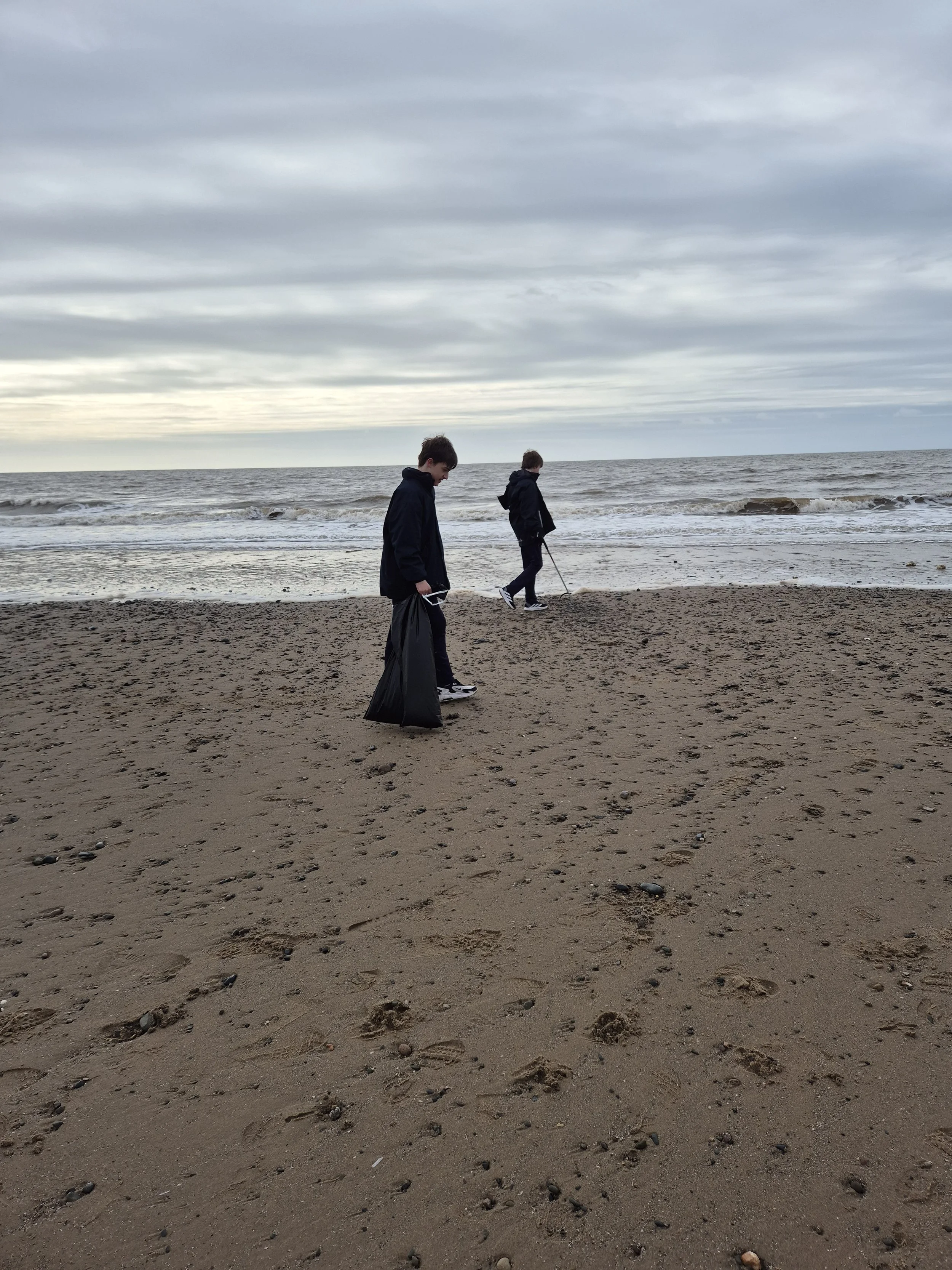 Year 8 Make a Positive Impact on Local Coastline with Beach Clean