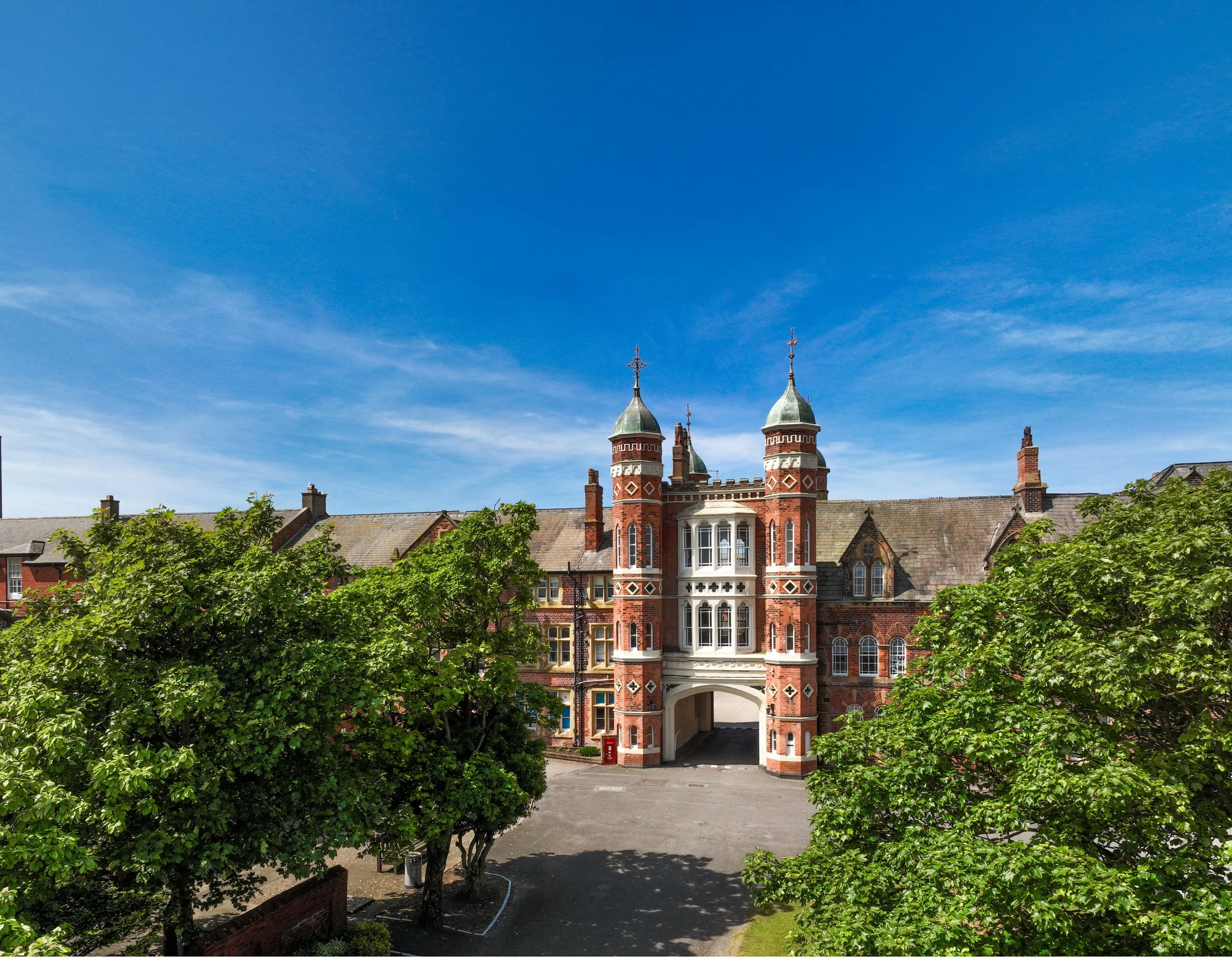 ROSSALL’S IB DIPLOMA STUDENTS CELEBRATE FANTASTIC RESULTS