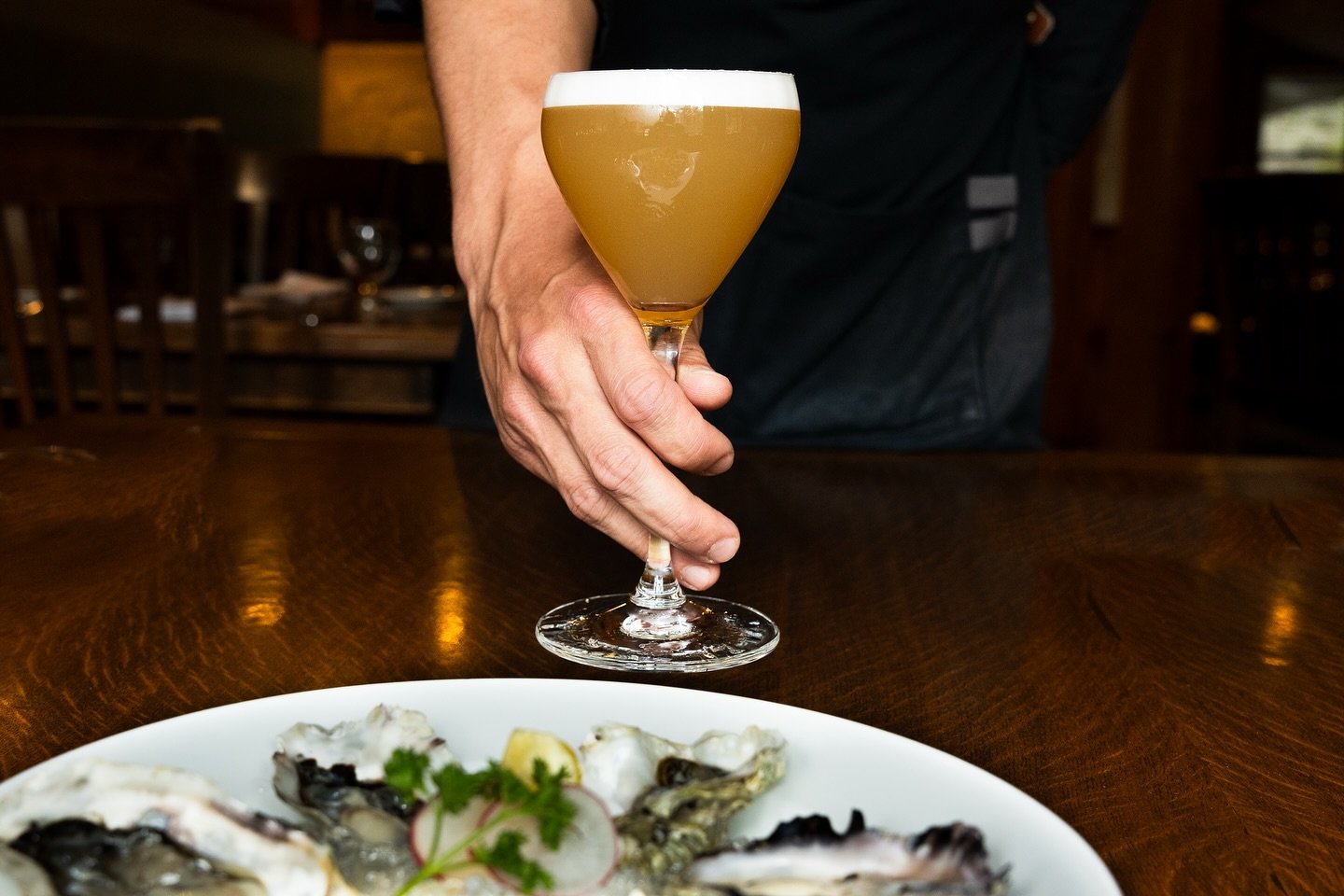 Father&rsquo;s Day Special at Rimrock Caf&eacute;!
We&rsquo;re raising a glass to all the Rad Dads out there with a cocktail as bold and balanced as they are. 🍋🥃

Introducing the Stay-At-Home-Dad &mdash; a citrus-forward, bourbon-based drink crafte