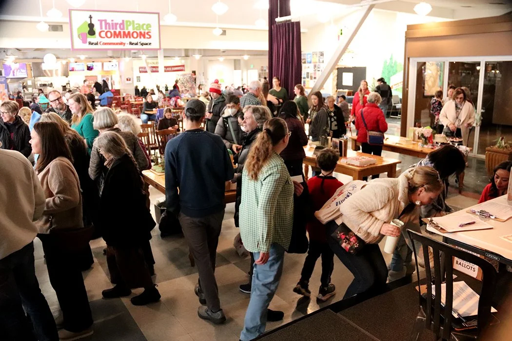 edible books crowd3.jpg