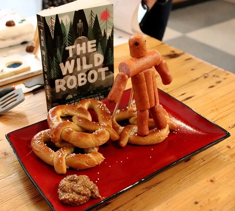 the wild robot cake.jpg
