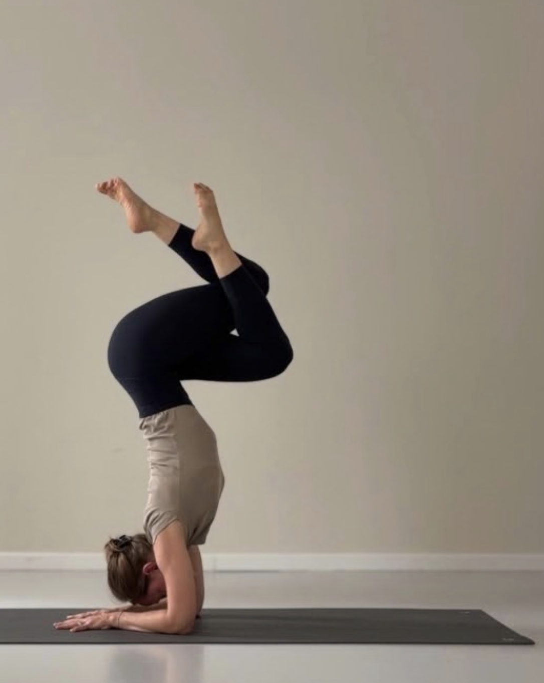 Darja doing Pincha