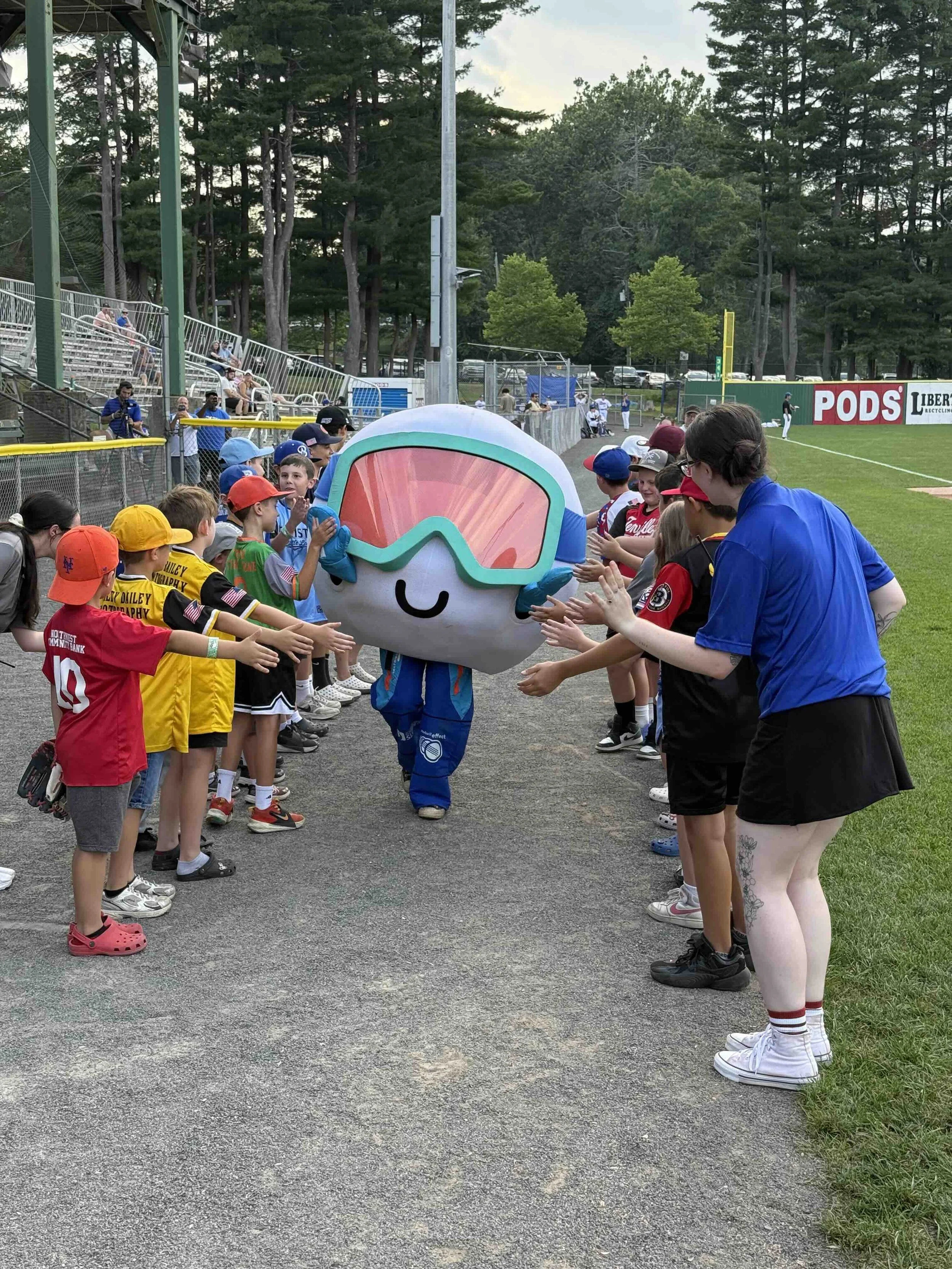 Snowball High Fives Little League Night Boliba.jpg