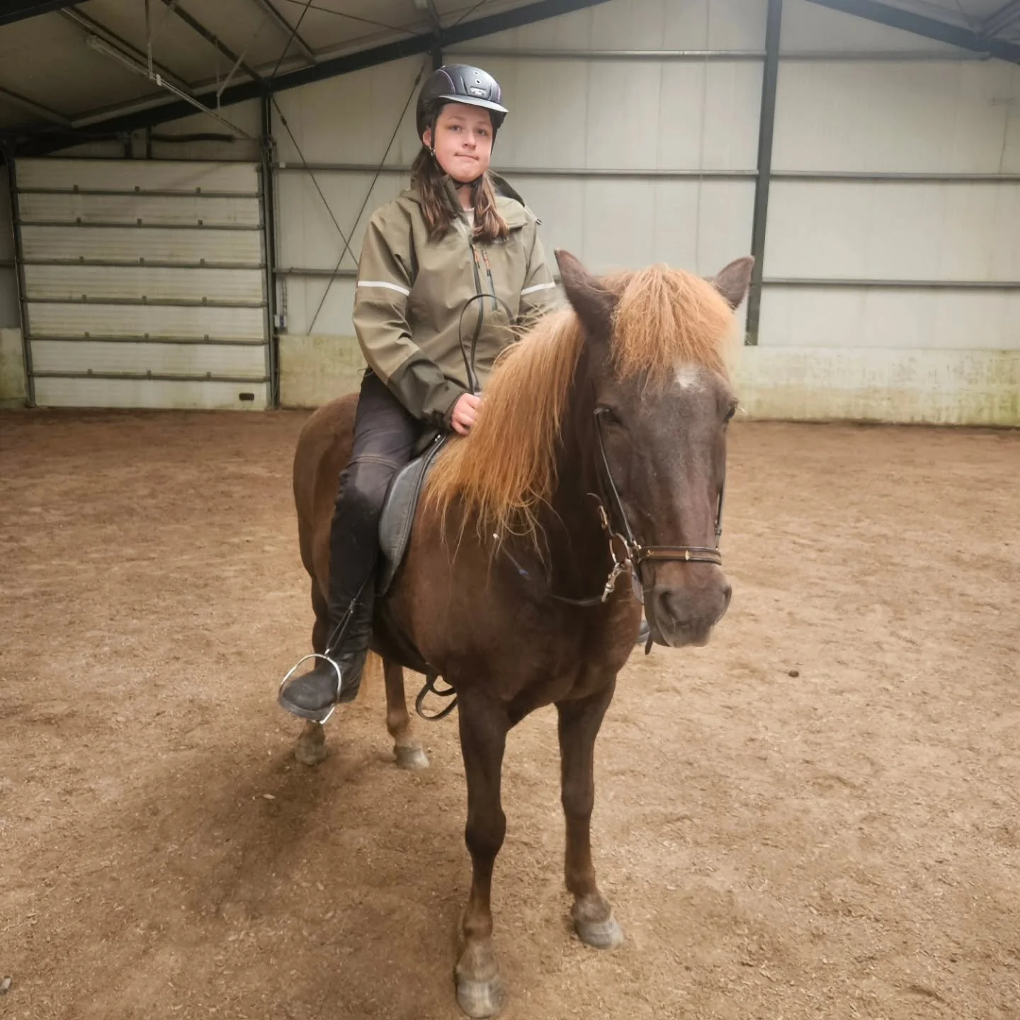 N&aacute;mskei&eth;in fara vel af sta&eth; hj&aacute; okkur 🤠
Skemmtilegir krakkar og hestar ❤️