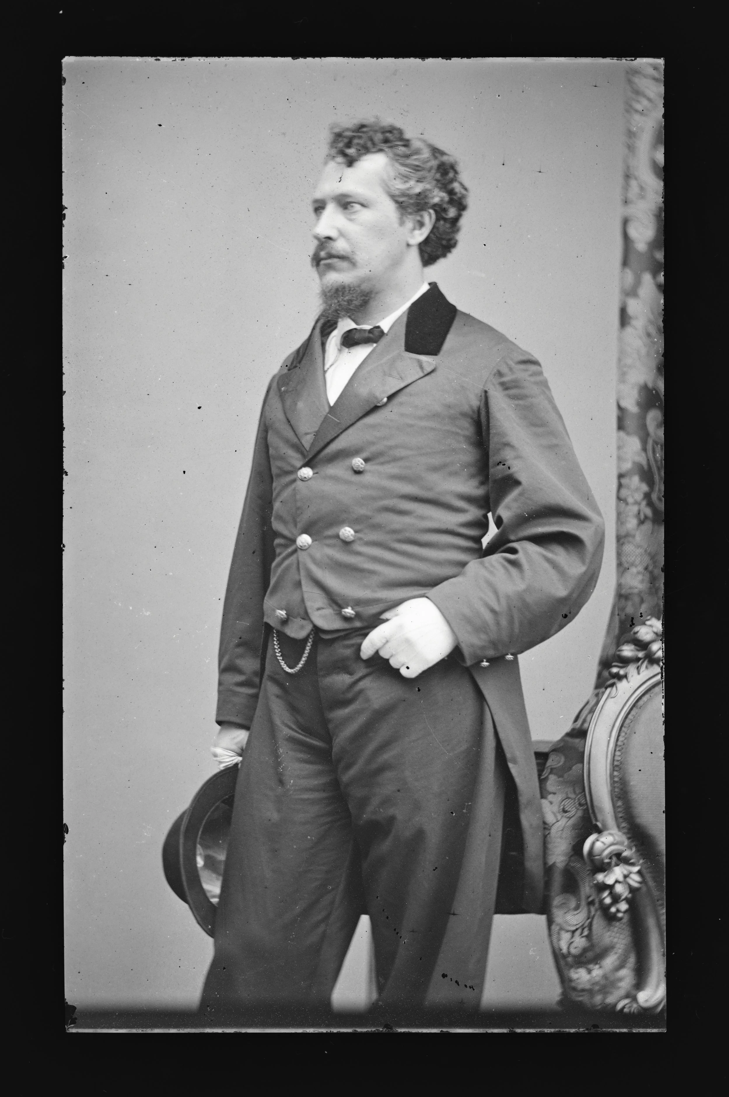 George Francis Train, American eccentric. National Portrait Gallery. Public domain.