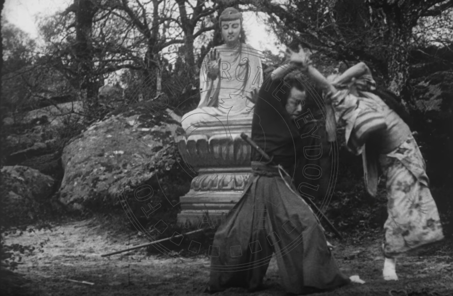 Jujutsu in the film's climactic fight. Still from Le Châtiment du Samouraï (1910), starring Udagawa (left) and Kawamura (right).   Fondation Jérôme Seydoux-Pathé. Link in the endnotes.