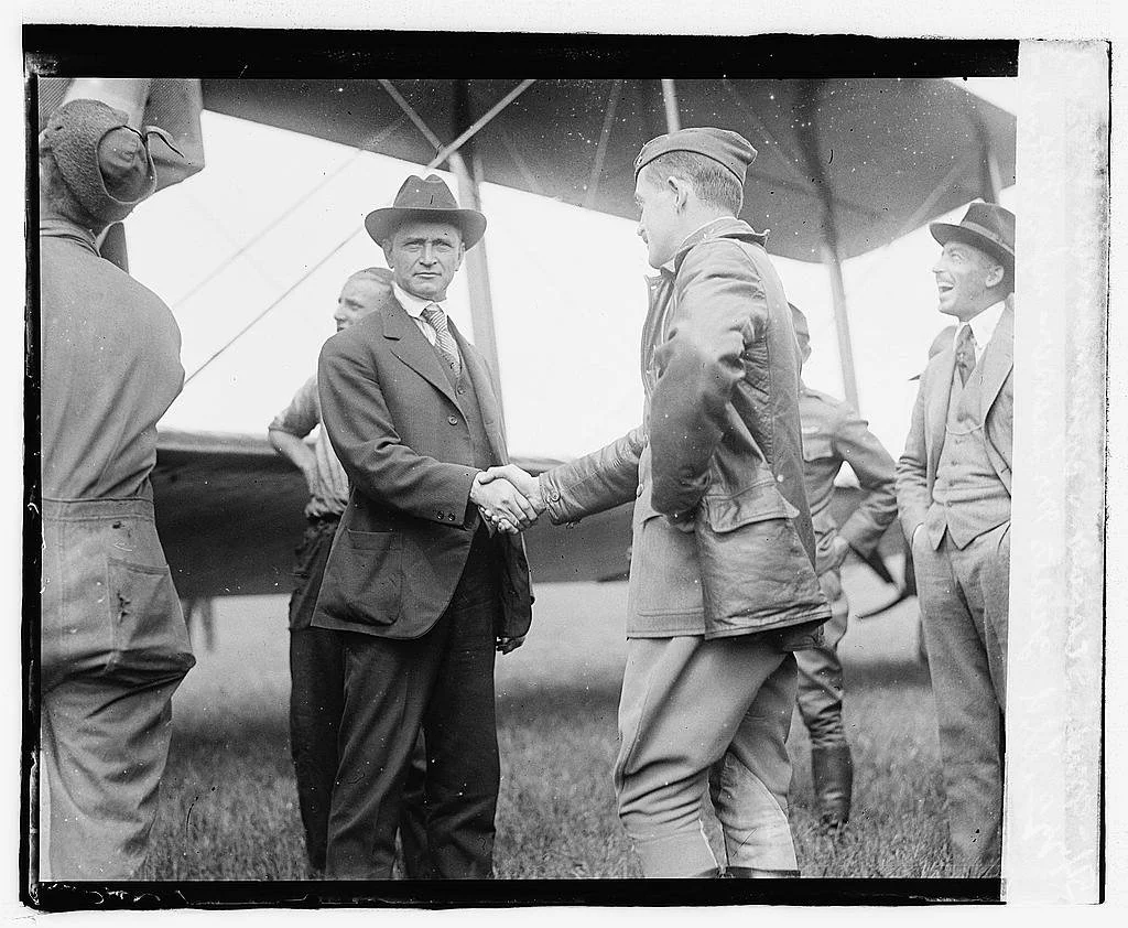 Alfred Lawson after completing a cross-country trial of passenger air services. Library of Congress, https://www.loc.gov/pictures/item/2016819744/. Public domain.