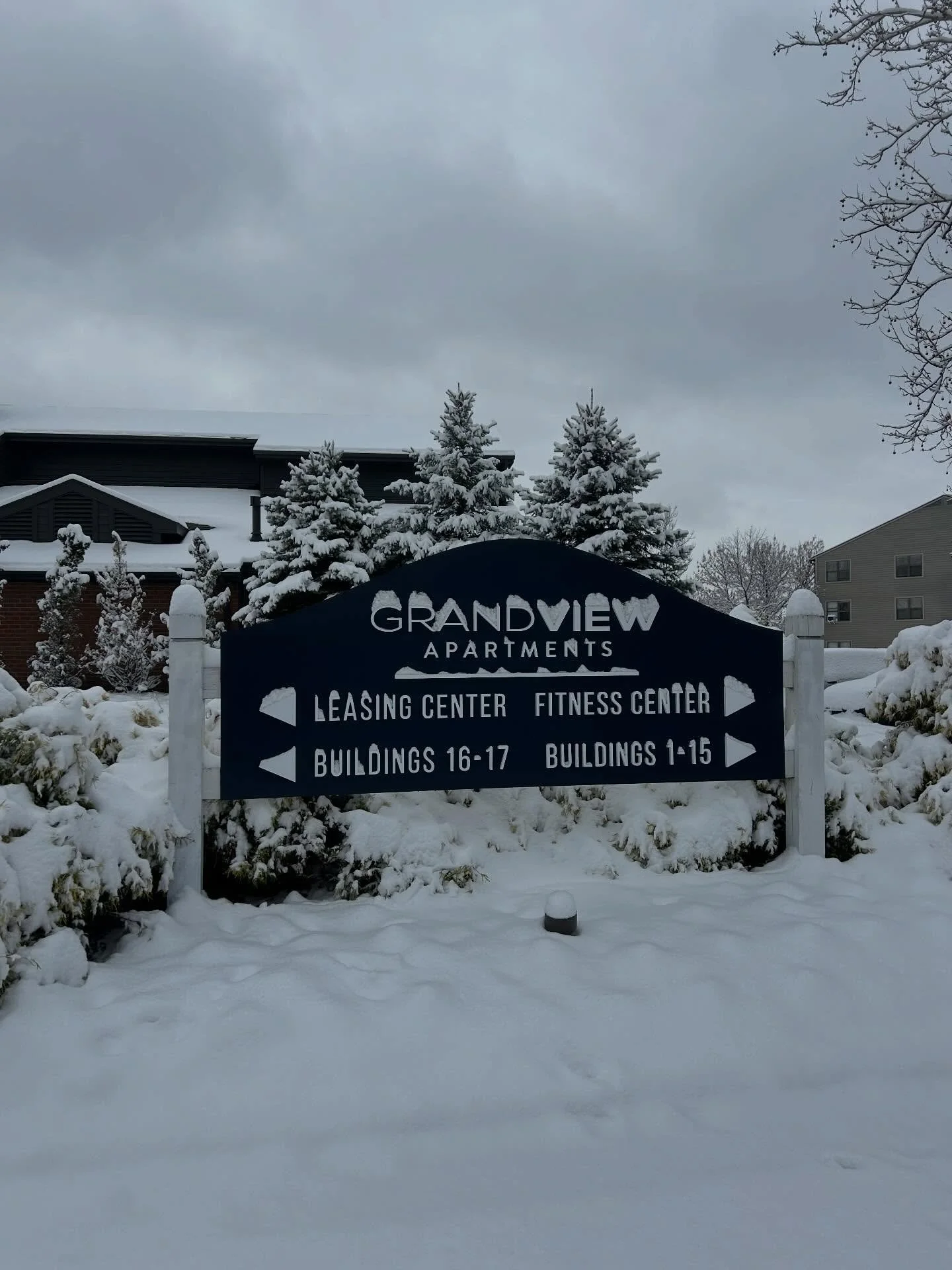 ❄️ Grandview is looking especially magical today &mdash; there&rsquo;s just something about a fresh layer of snow that makes the whole community feel cozy and peaceful. 

From frosted rooftops to sparkling walkways, winter really knows how to show th
