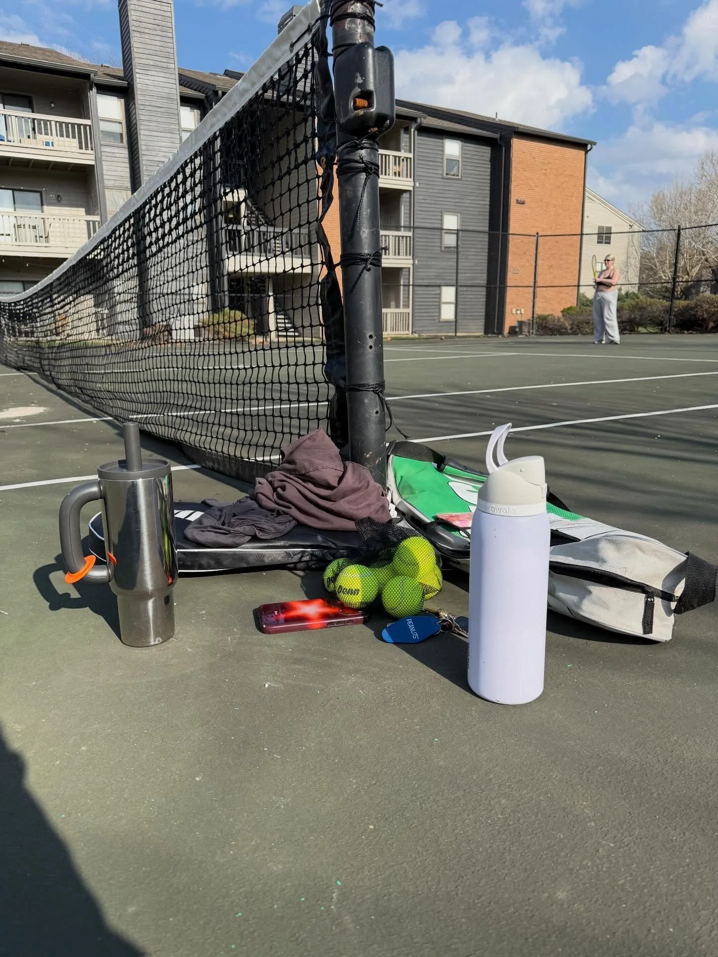 Love at first serve 💚🎾 
Our community tennis courts are ready for your next match, rally, or sunset practice session.

#columbusohio #activeliving #homesweetapartment