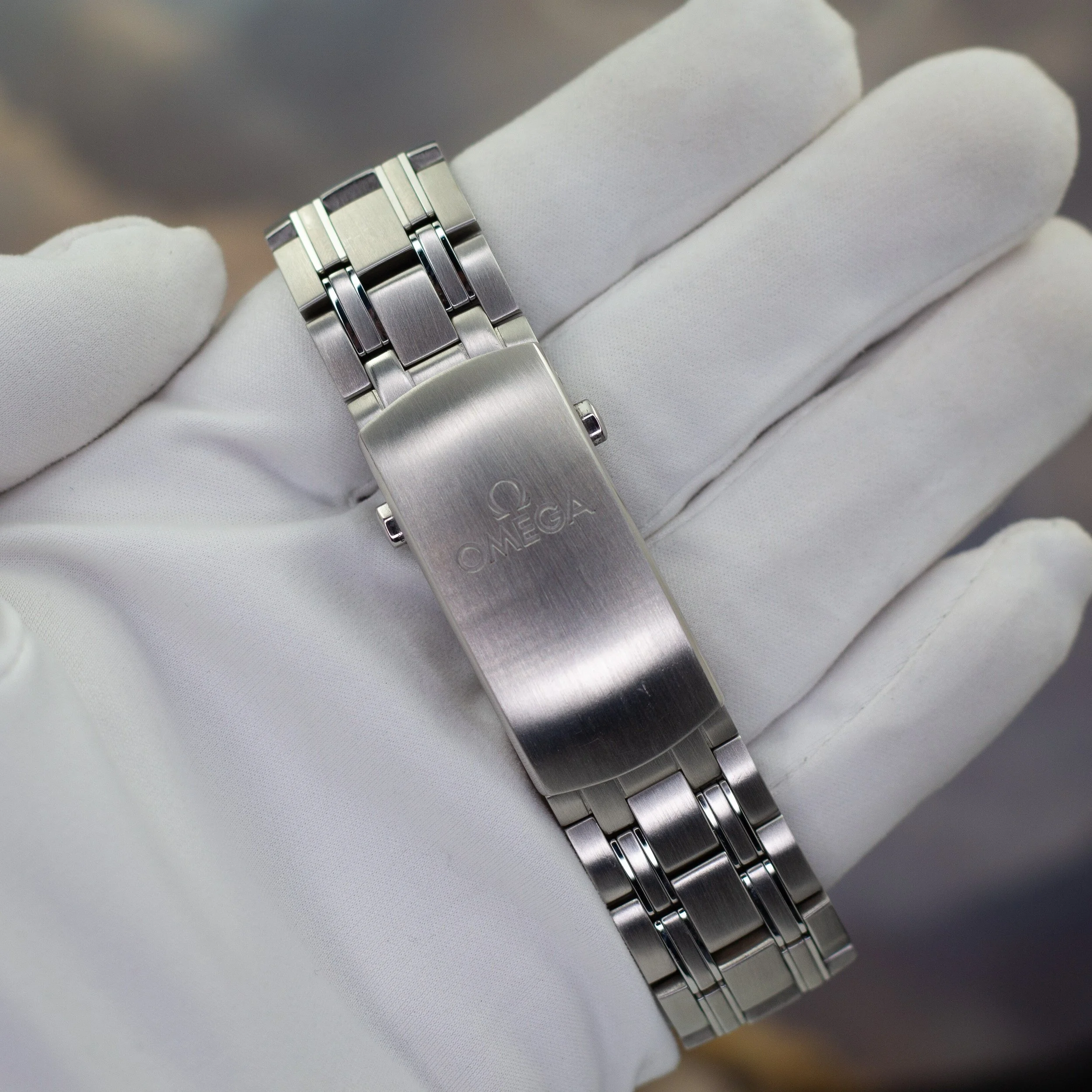 omega-seamaster-diver-300mm-blue-dial-11-845bad14269e1eb03d319341e9c2cf1d.jpg