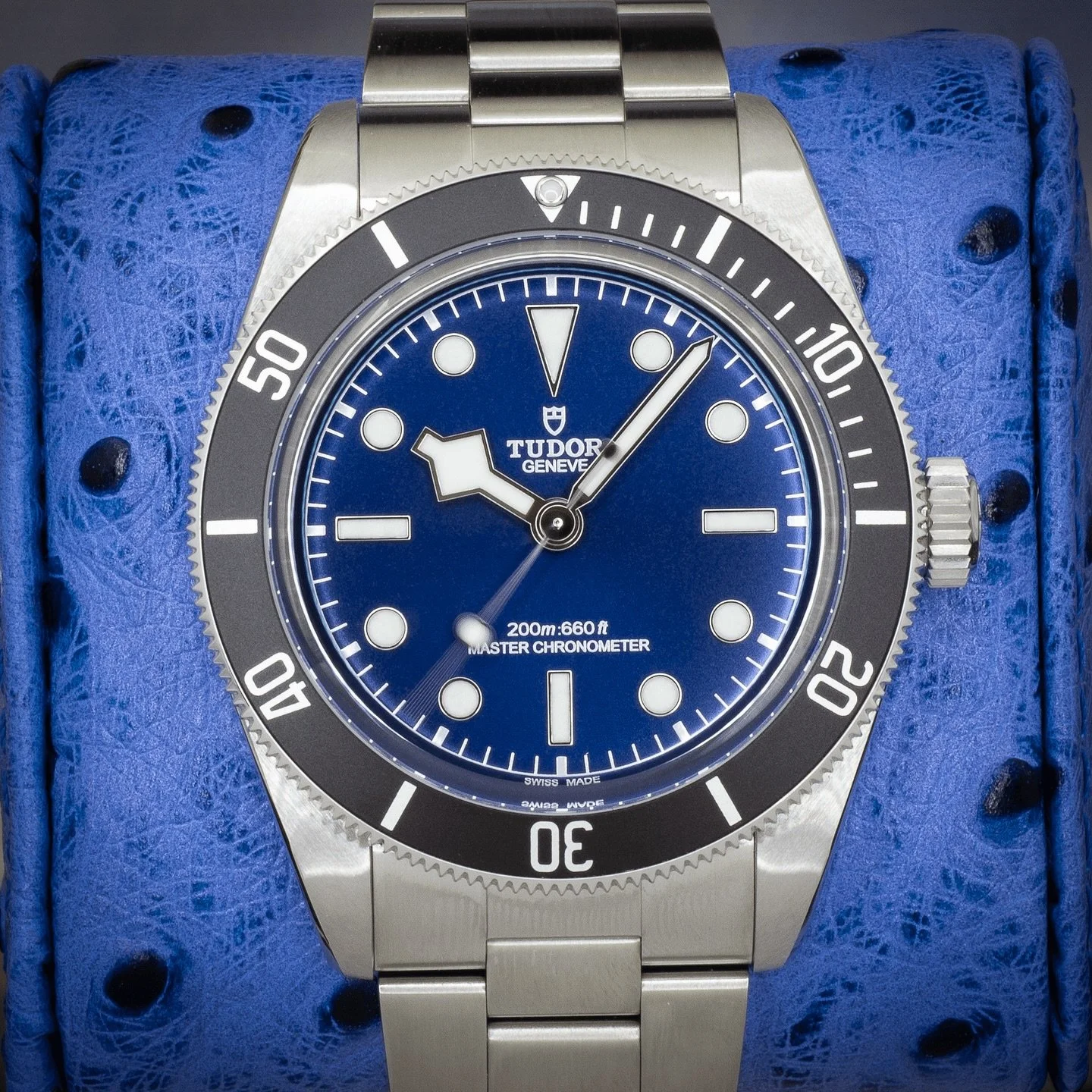 🔵 The Black Bay that dives into precision 🔵
Meet the Tudor Black Bay Ceramic “Blue Dial” – Master Chronometer.
A bold evolution of the iconic diver, now with METAS-certified performance and a striking sunburst blue dial that hit