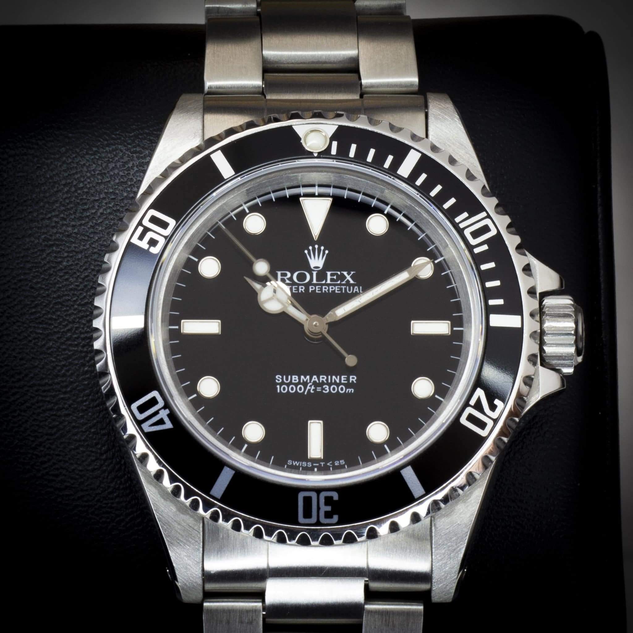 rolex-submariner-no-date-14060-11-min-min.jpg