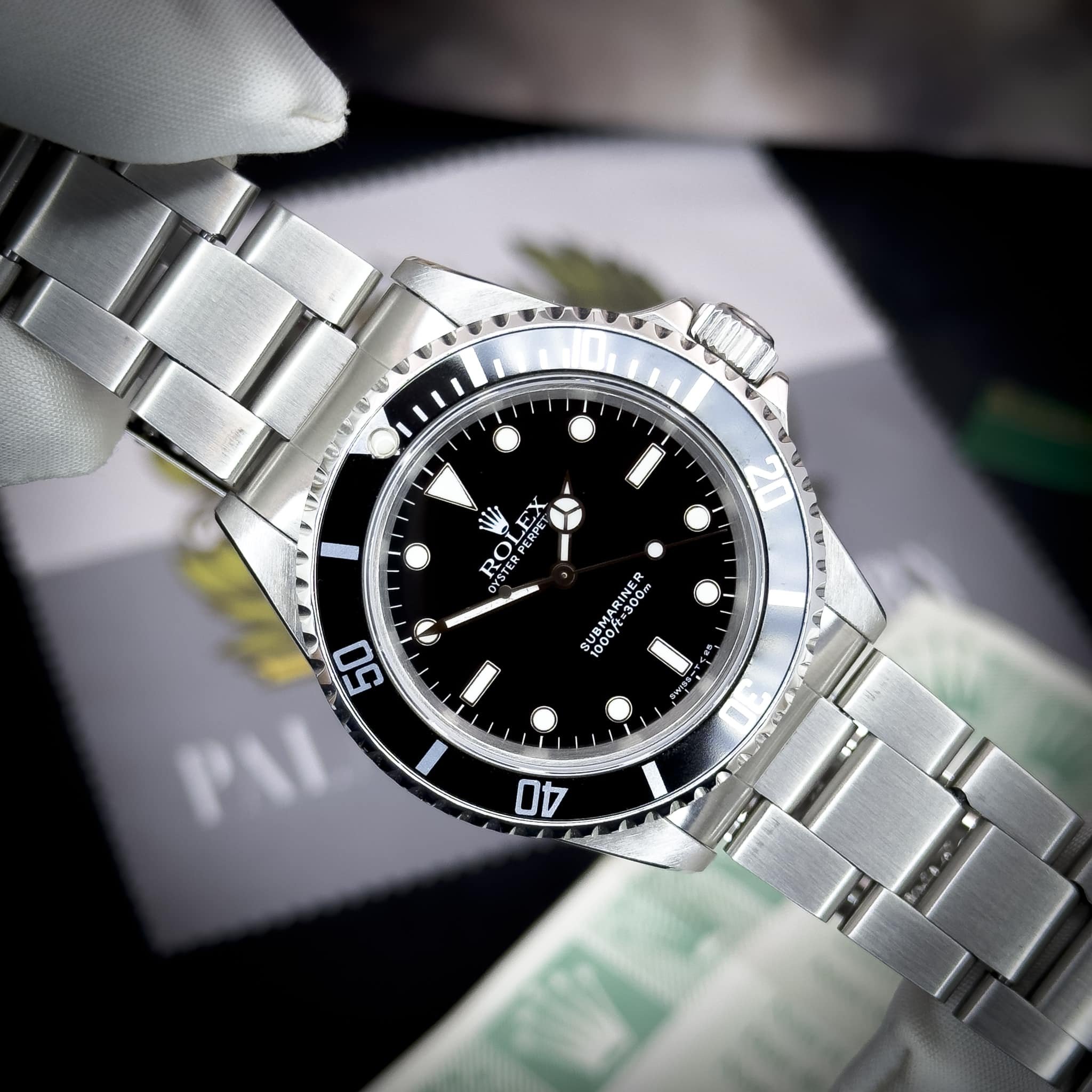 rolex-submariner-no-date-14060-02-min-min.jpg