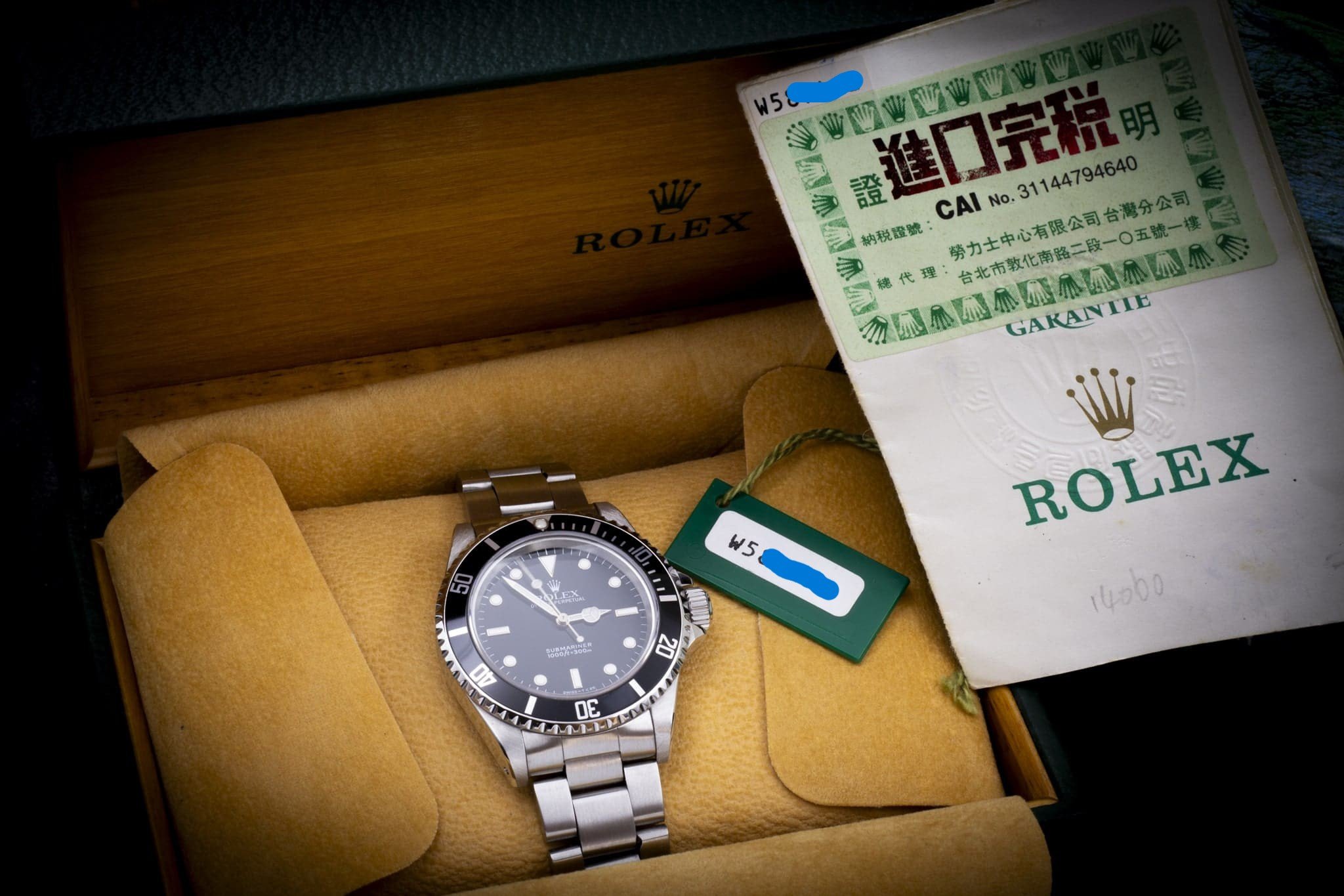 rolex-submariner-no-date-14060-06-min-min.jpg