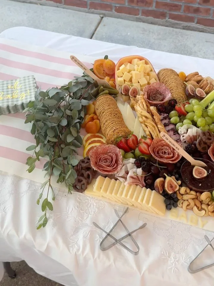 The perfect way to celebrate a baby shower. 🎀🧀🍼

#grazingtable #charcuterie #queensny #hosting #celebratewithcharcuterie #babyshower #catering #charcuterietable