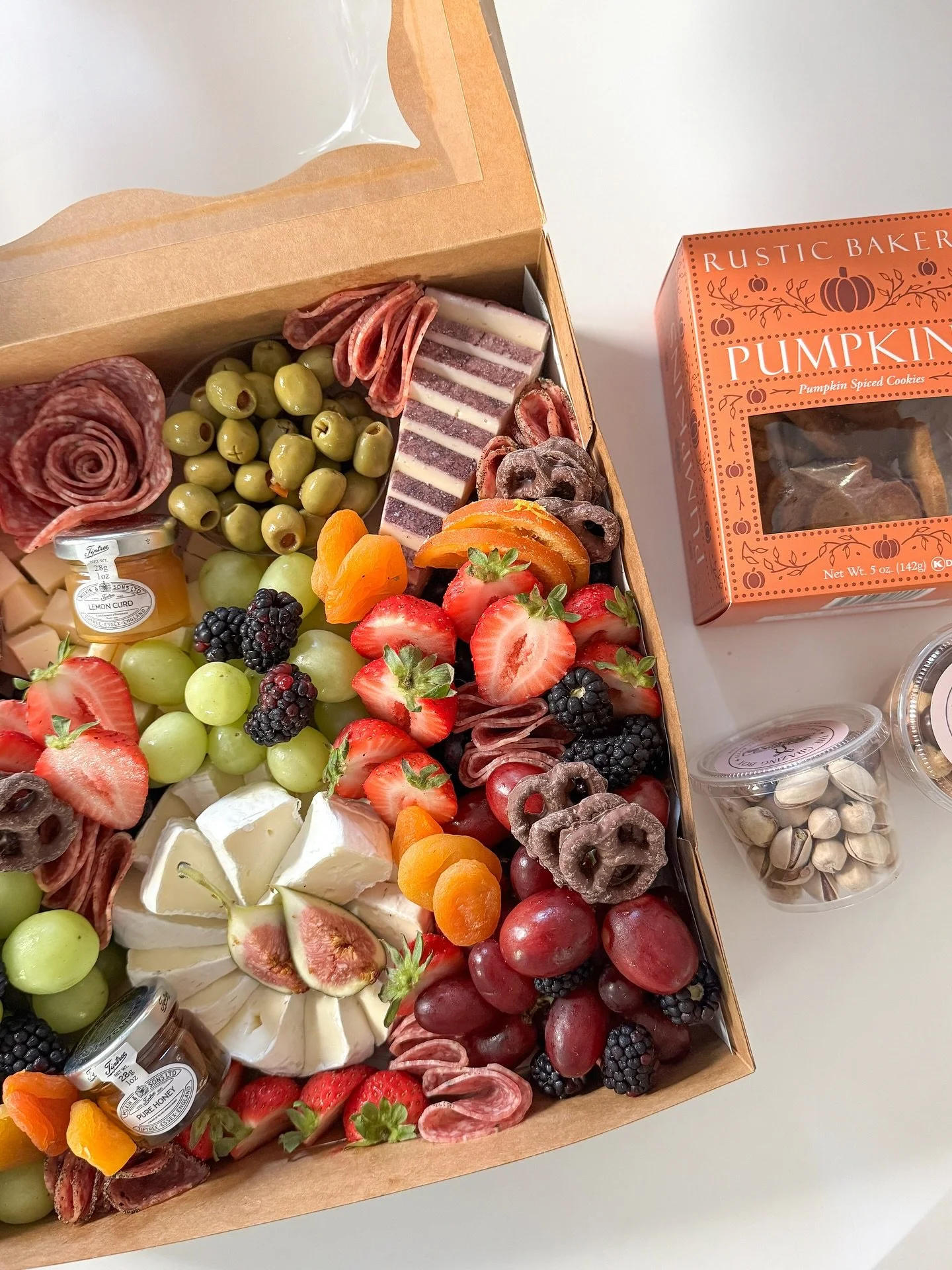 The perfect order to take on a private jet! This is probably one of my favorite orders to date! We don&rsquo;t know who was on the private jet but we delivered it straight to La Guardia and off it went! 🛩️

This order included:
A Medium Grazing Box-