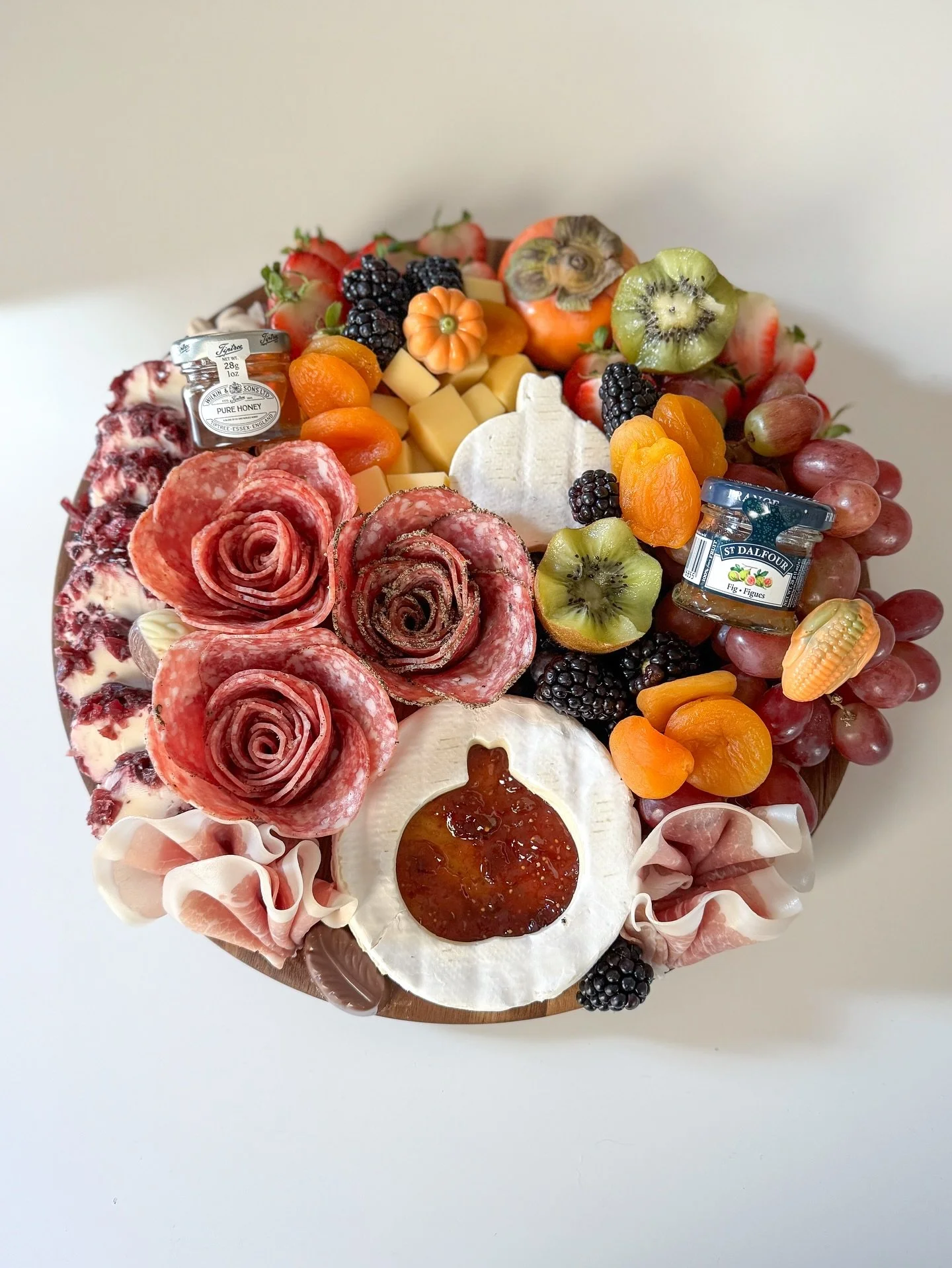 The Harvest Board is available for pre-order from Nov. 1st until Nov. 30th! We have limited availability on Thanksgiving day so place your order early! 

#thanksgivingcharcuterie #charcuterie #nyc