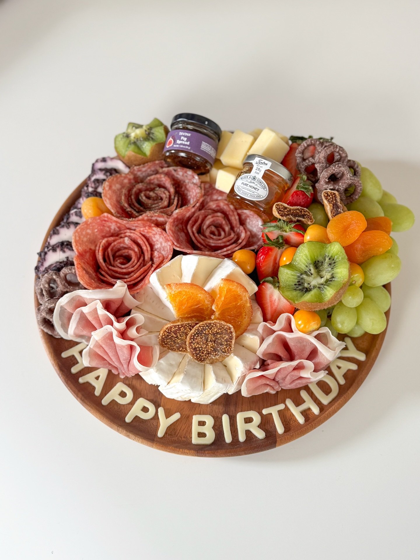 Some of our weekend boards! We love when they get customized! 

#charcuterie #charcuterieboards #nyccatering #charcuterieboard #