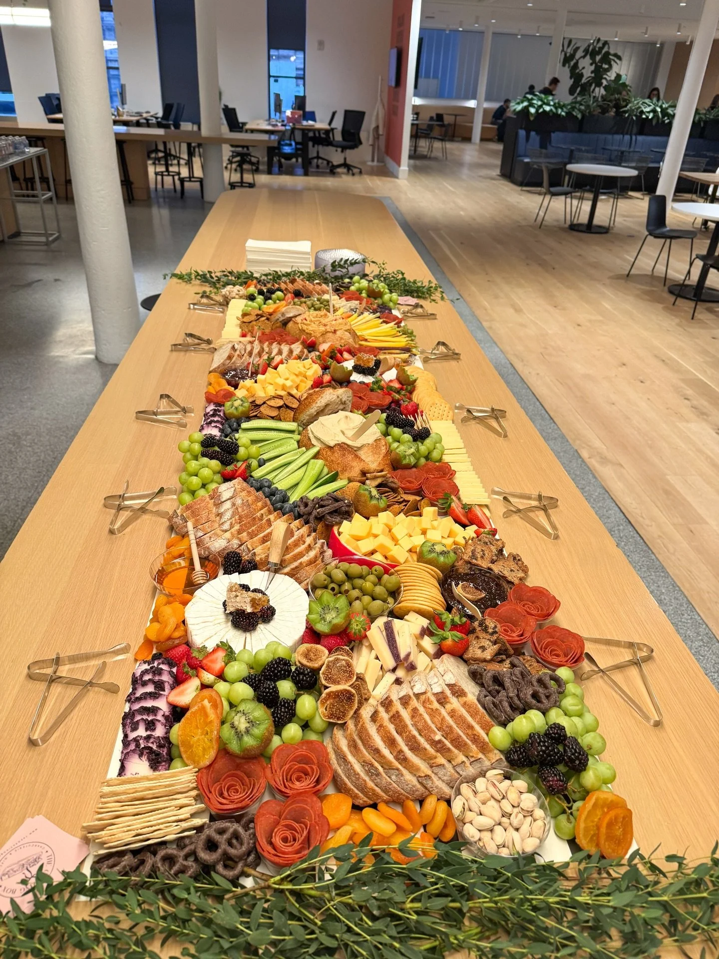 Corporate grazing tables are always so fun! 🎀🧀

#grazingtables #nyc #cateringservice #charcuterie