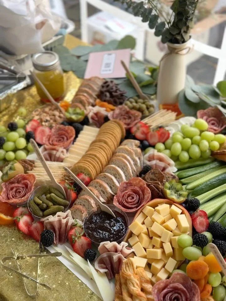 A beautiful First Communion! 🧀🎀 

#grazingtables #catering #charcuterie #nyc #queensny