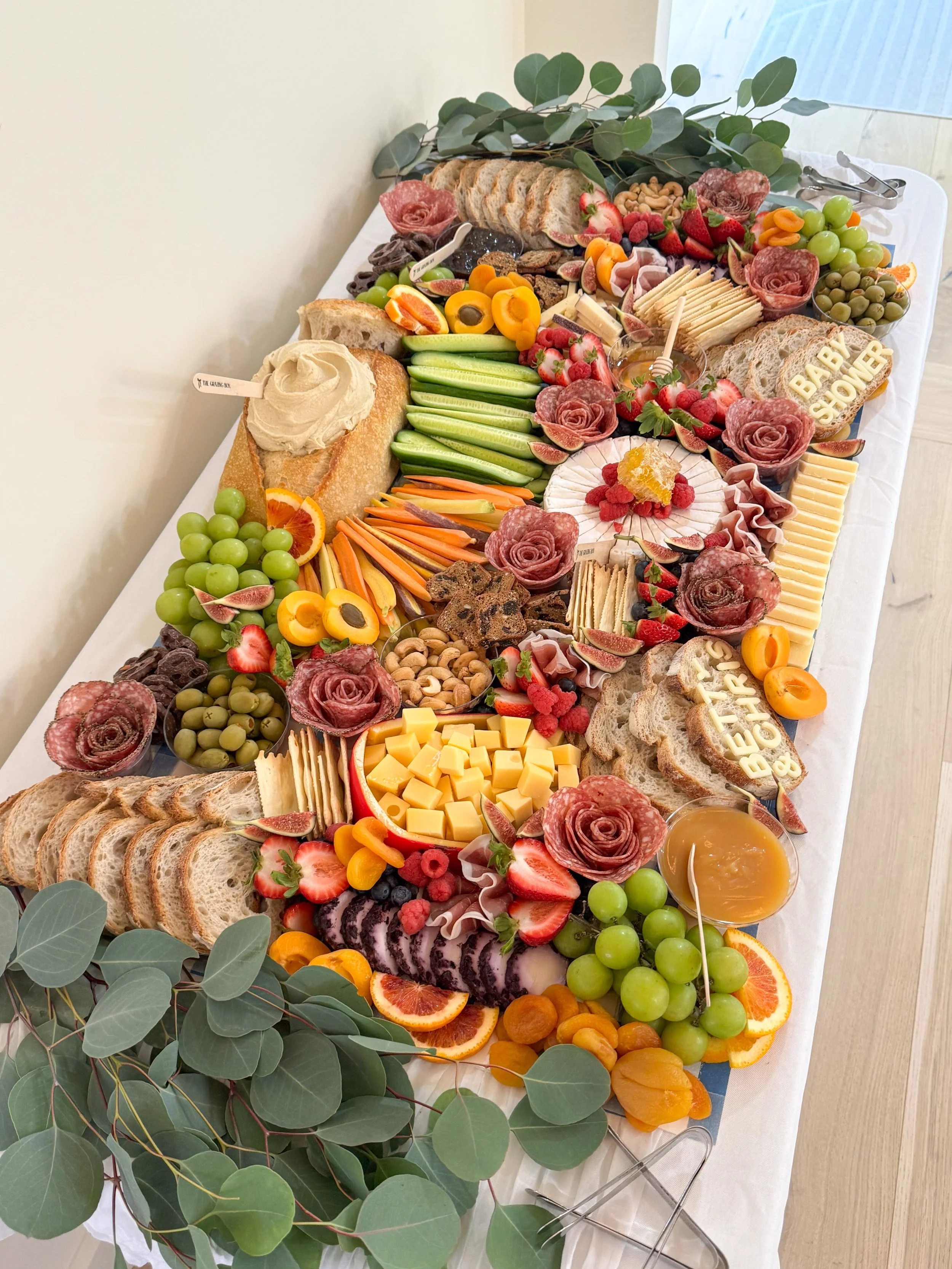 A Baby Shower graze! 🎀🧀💙

#grazingtable #longislandny #cateringnyc #charcuterie #nycevents