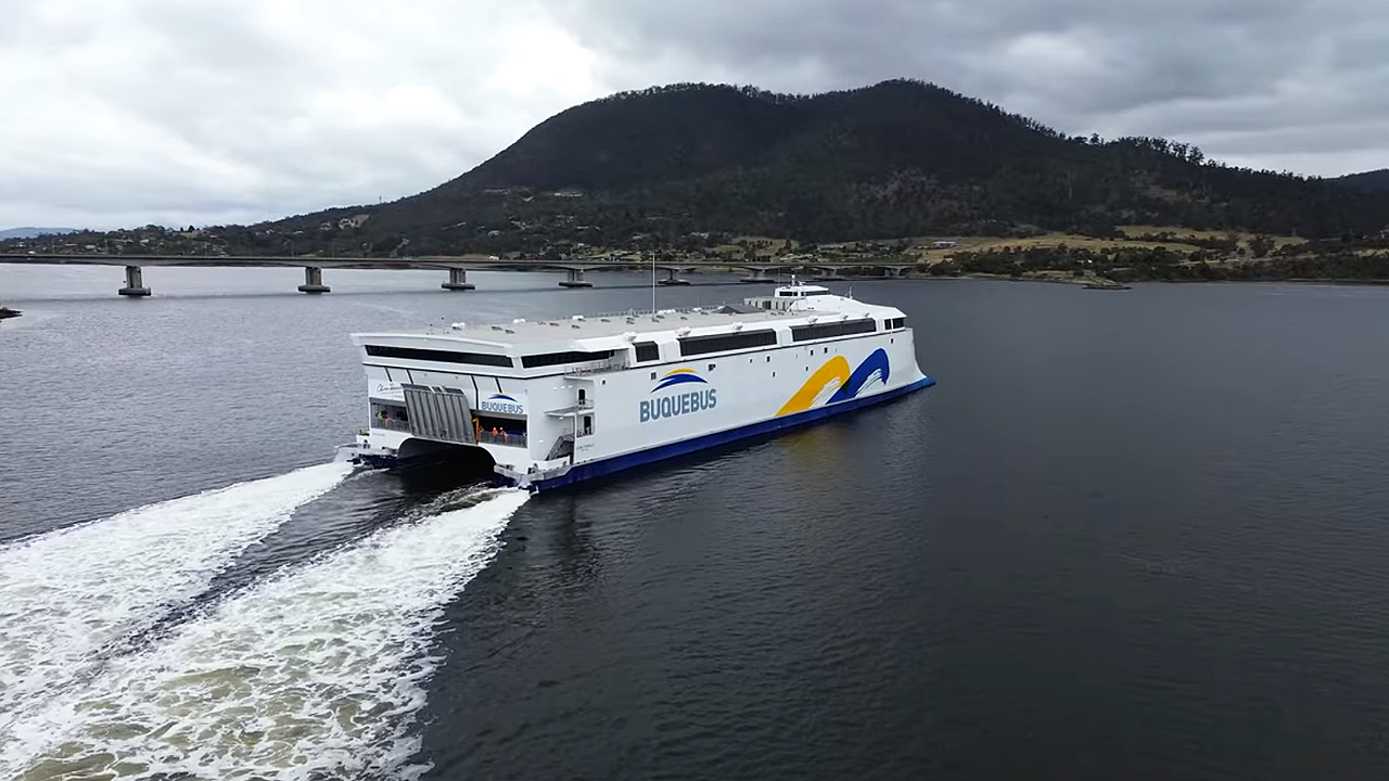 capitanelectro.com | El Barco Eléctrico Más Grande del Mundo Hull 096 Comienza Pruebas de Puerto.