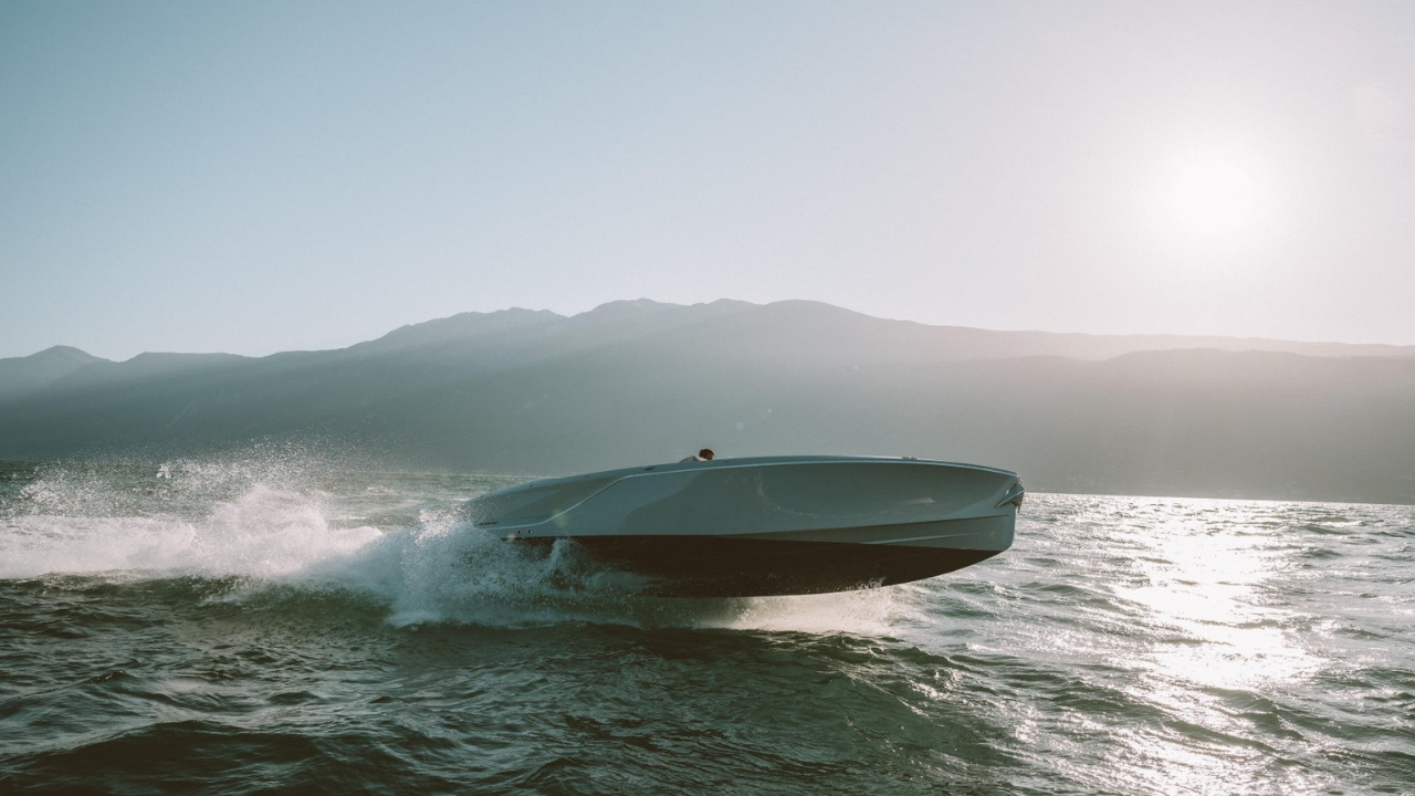 Porsche 850 Fantom Air: Reseña del barco eléctrico Macan.