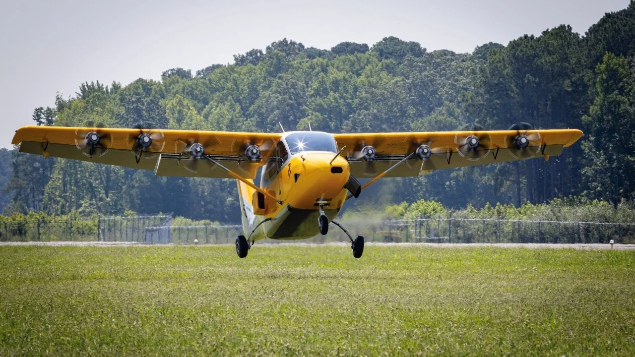¿Despegar desde la entrada de tu casa? Este avión eléctrico cree que las pistas son para novatos
