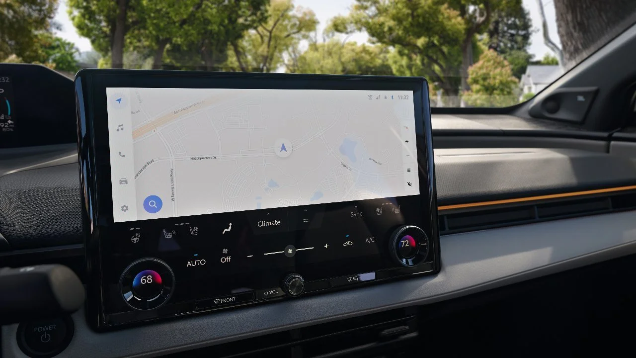 Pantalla táctil Toyota Audio Multimedia de 14 pulgadas.