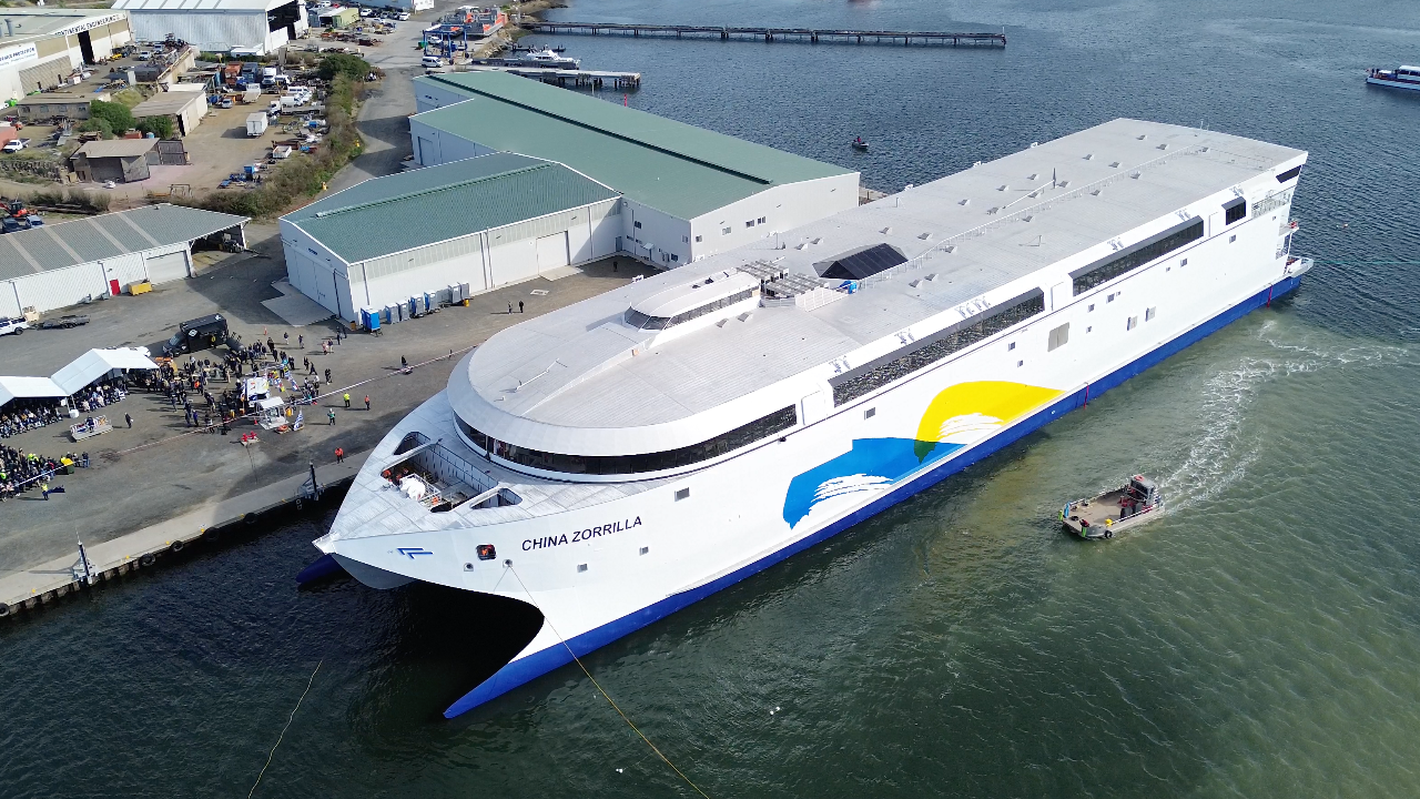 capitanelectro.com | El Barco Eléctrico Más Grande del Mundo Hull 096 Comienza Pruebas de Puerto.