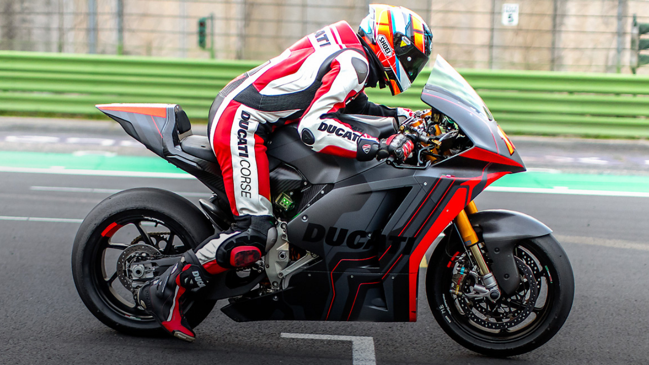 capitanelectro.com | Baterías de Estado Sólido QuantumScape: Carga de 15 Minutos para Motos Eléctricas.