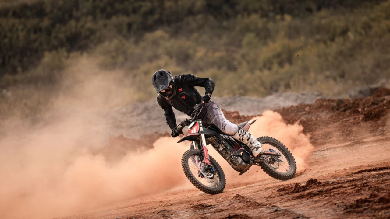 capitanelectro.com | Reseña de la NAVEE Storm X Pro: La Moto de Cross Eléctrica de $5,000 que Sacude el Sendero.