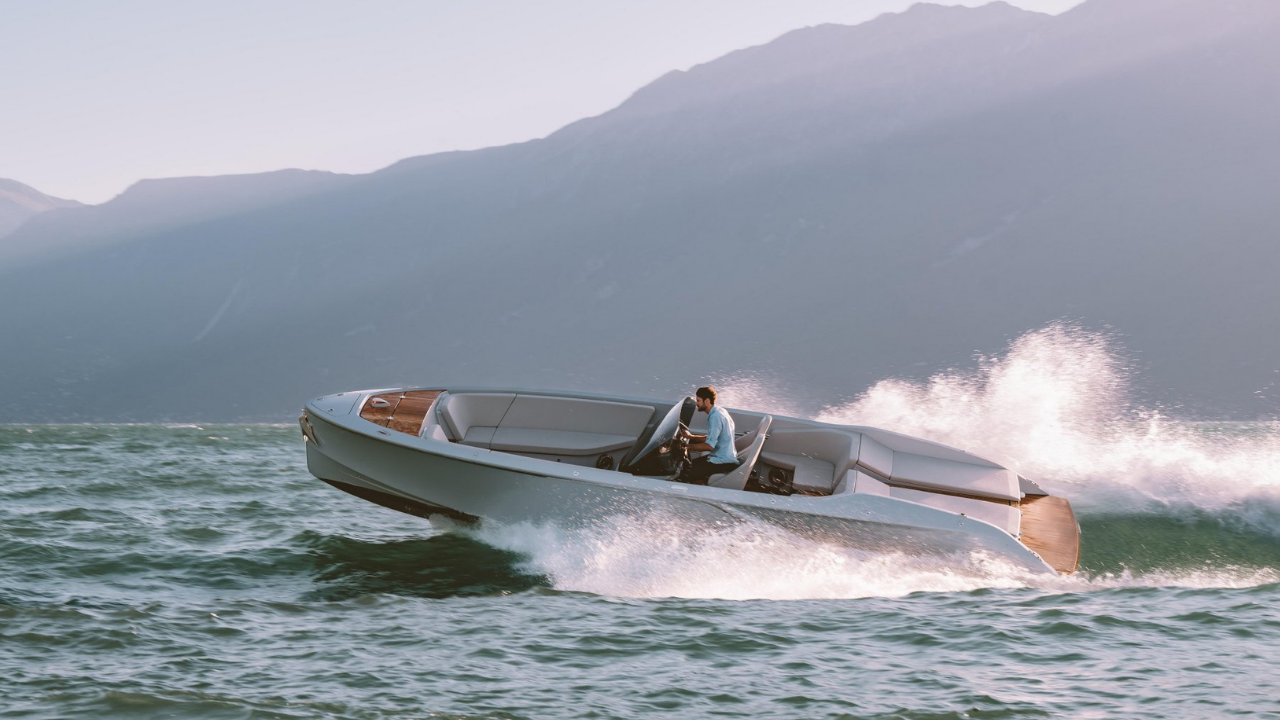 Porsche 850 Fantom Air: Reseña del barco eléctrico Macan.