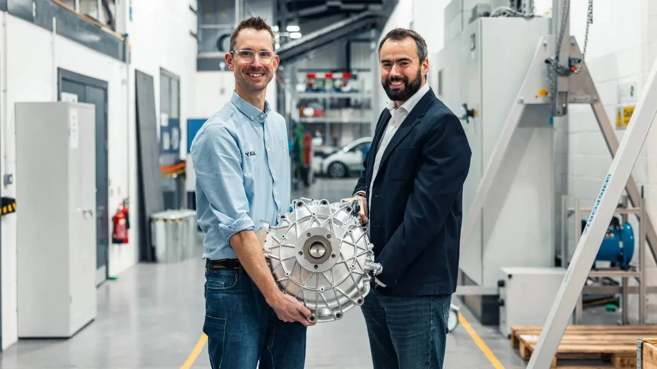 capitanelectro.com | Motor de Flujo Axial: El Avance de YASA de 4,000 HP en Rueda para VE.