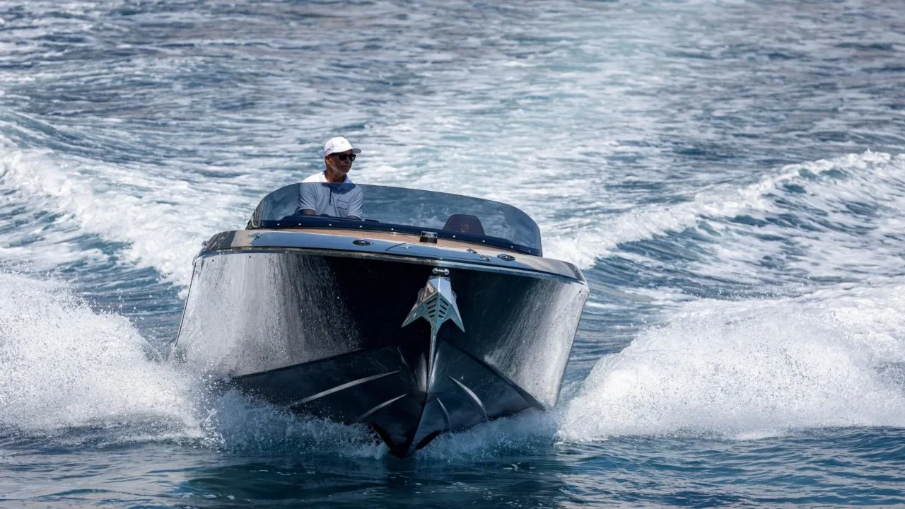 Bote Eléctrico Porsche: La Potencia del Macan EV.