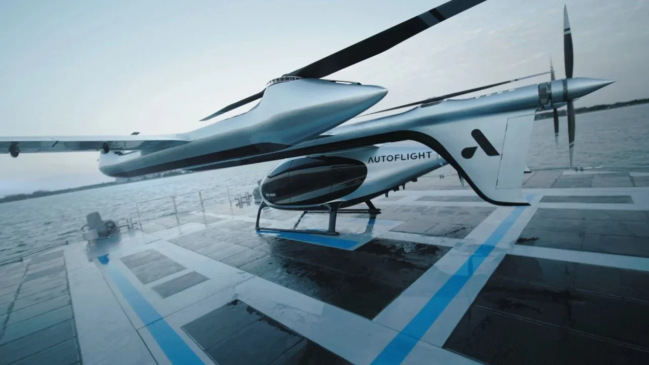 capitanelectro.com | Vertipuerto Flotante de AutoFlight: La Solución Móvil y Solar para Aerotaxis eVTOL.